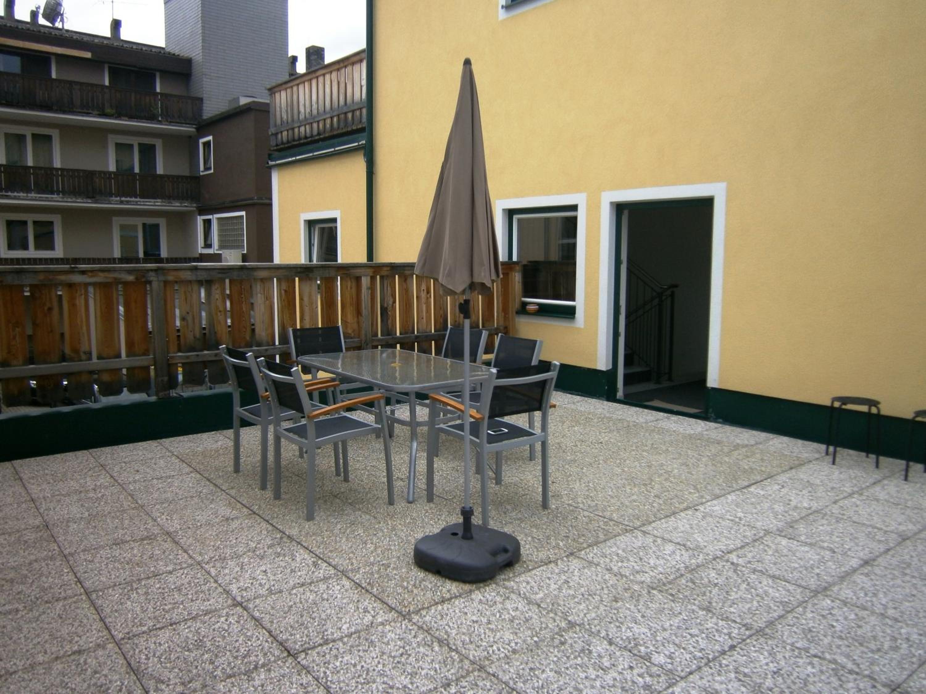 Large Two-Bedroom Apartment (4-8 Adults) photo 2