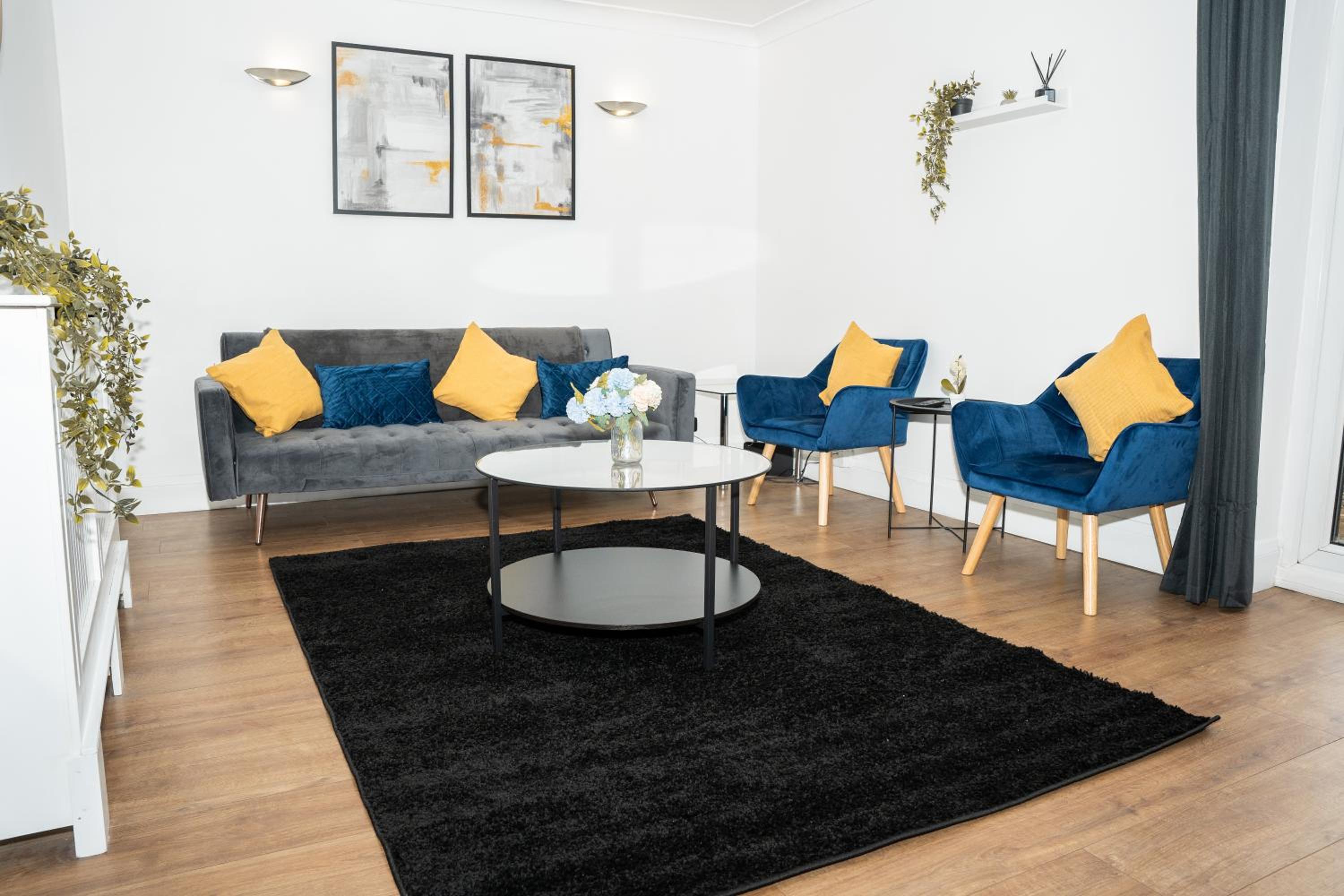 Three-Bedroom House photo 1