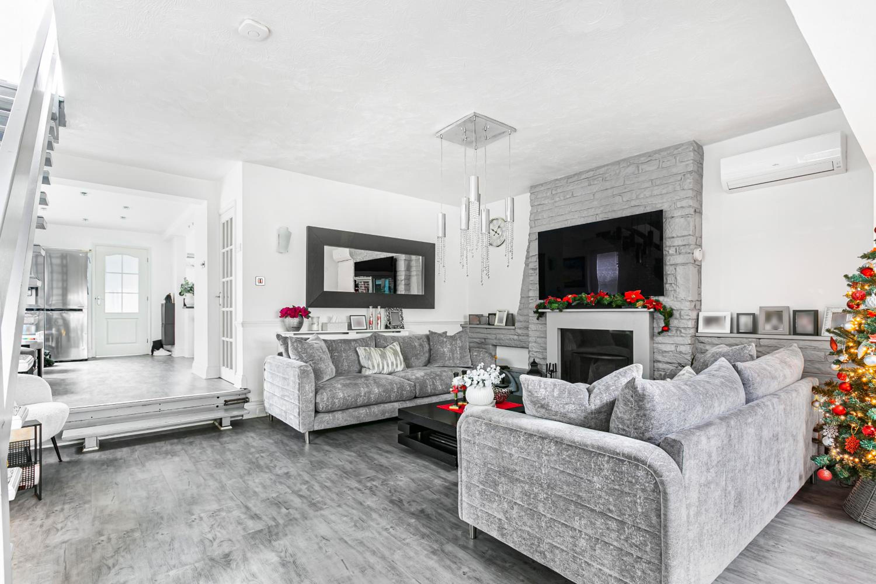 Villa photo 1