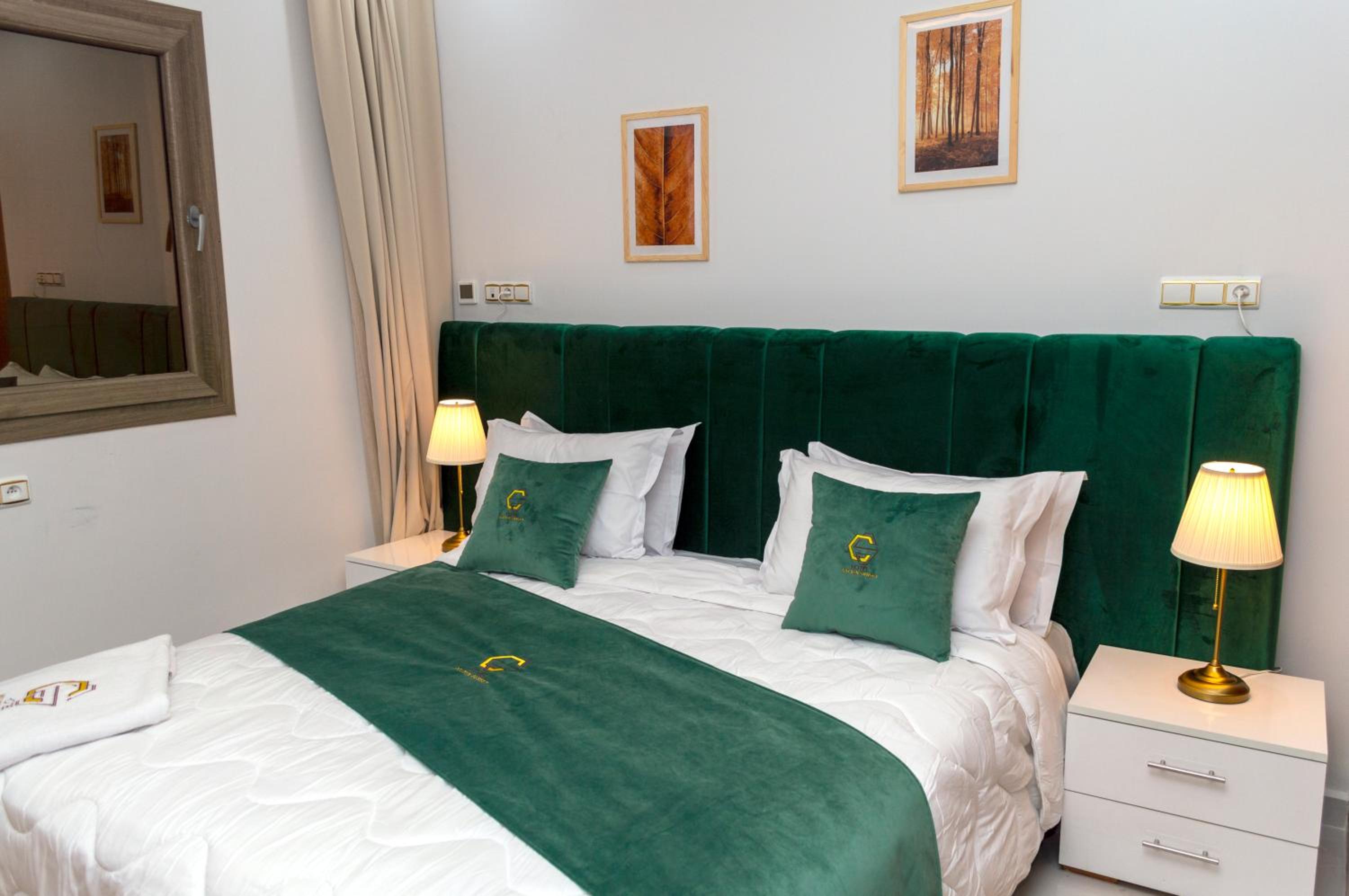 Deluxe Double Room - Photo 8