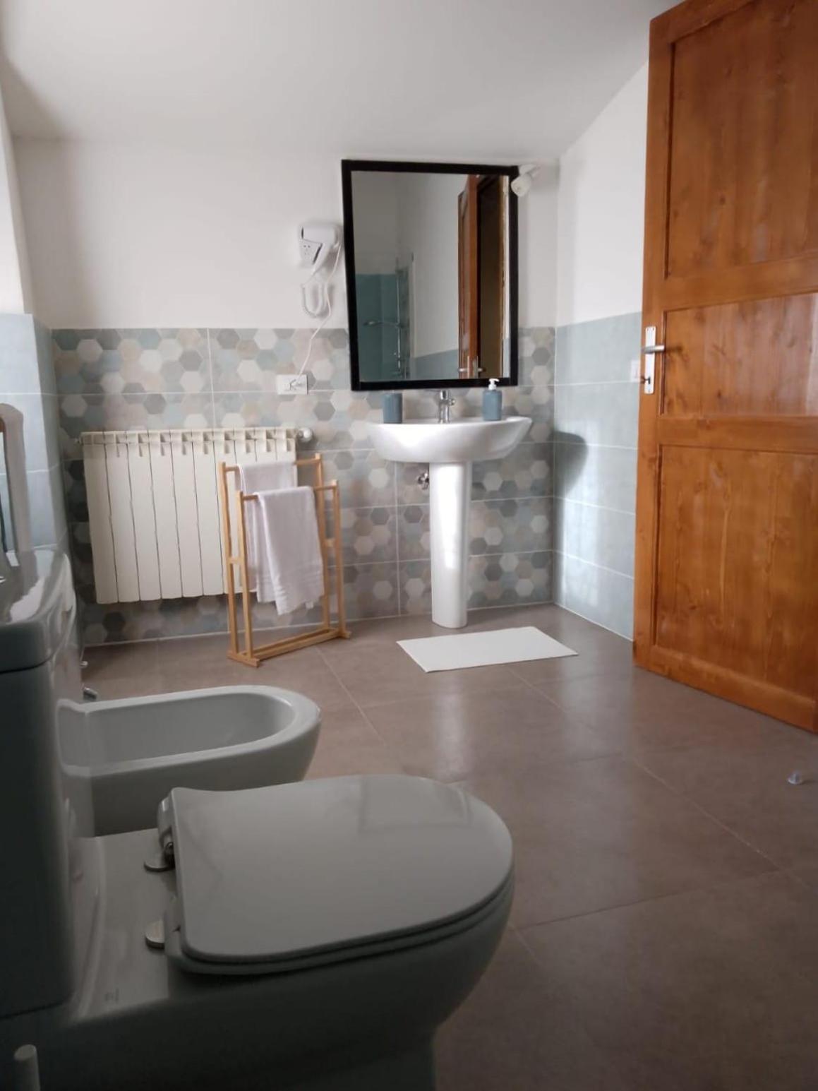 Deluxe Double Room with Balcony photo 2