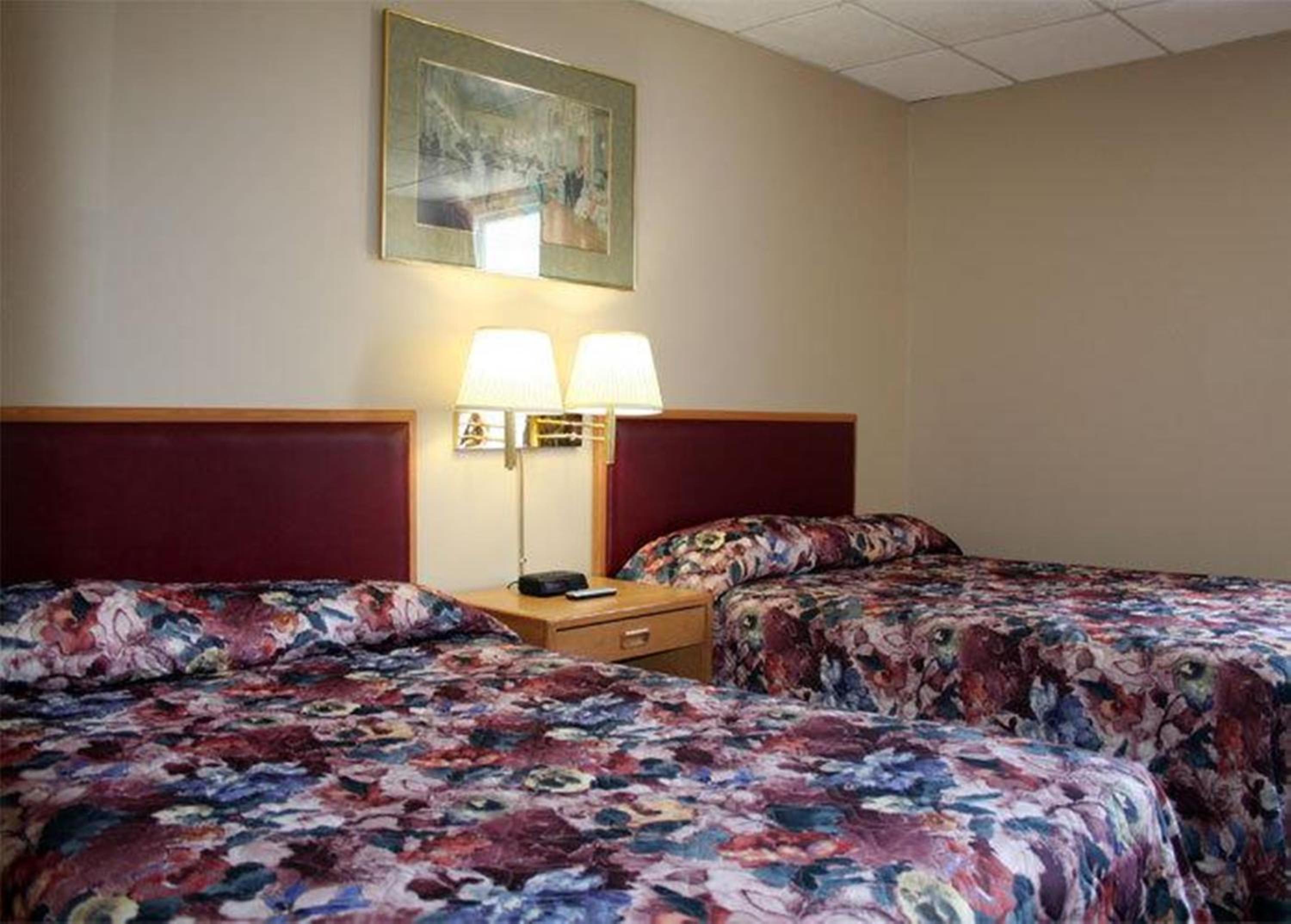 Double Room With Two Double Beds photo 3