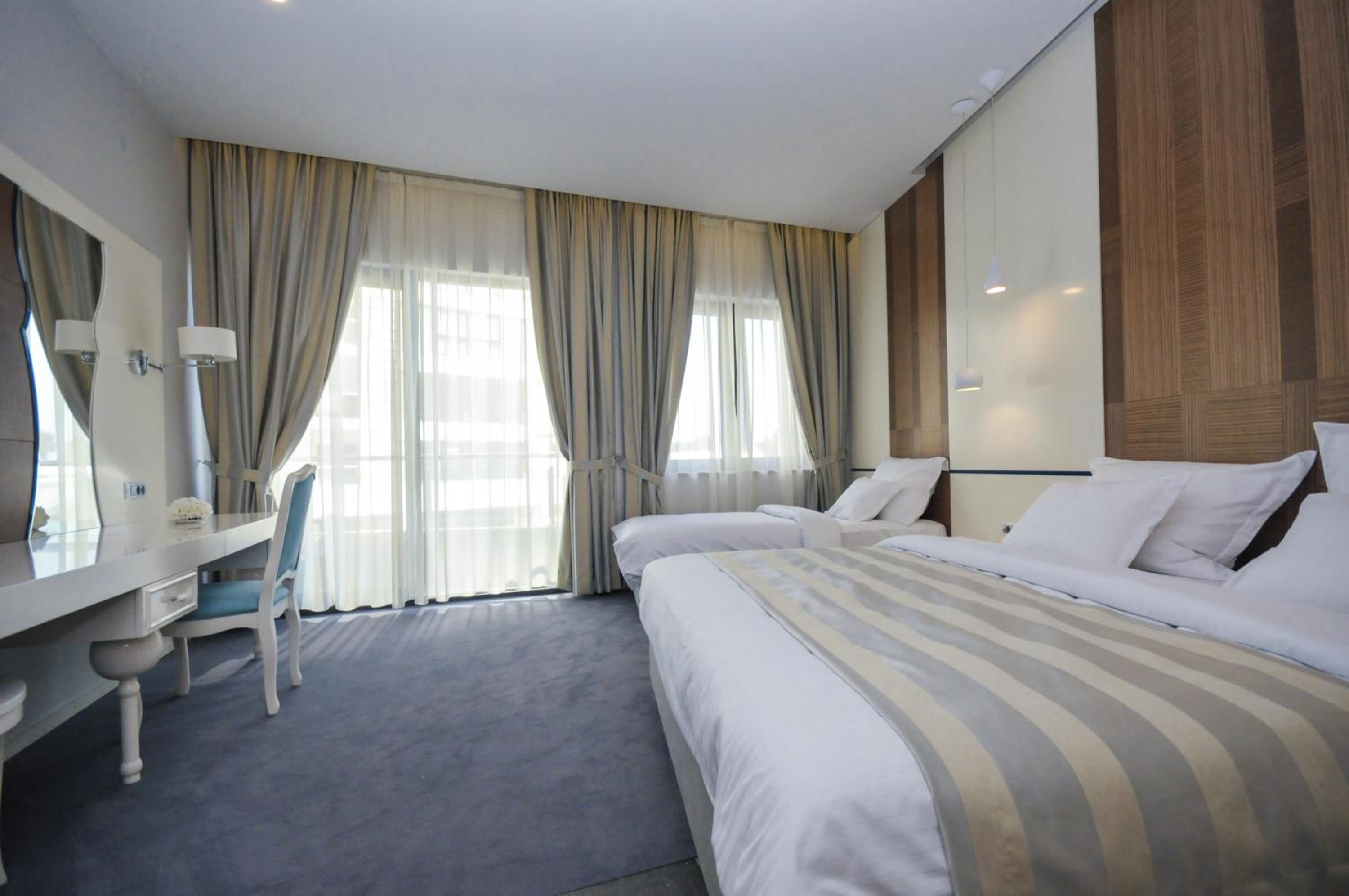 Suite with Balcony and Sea View photo 3