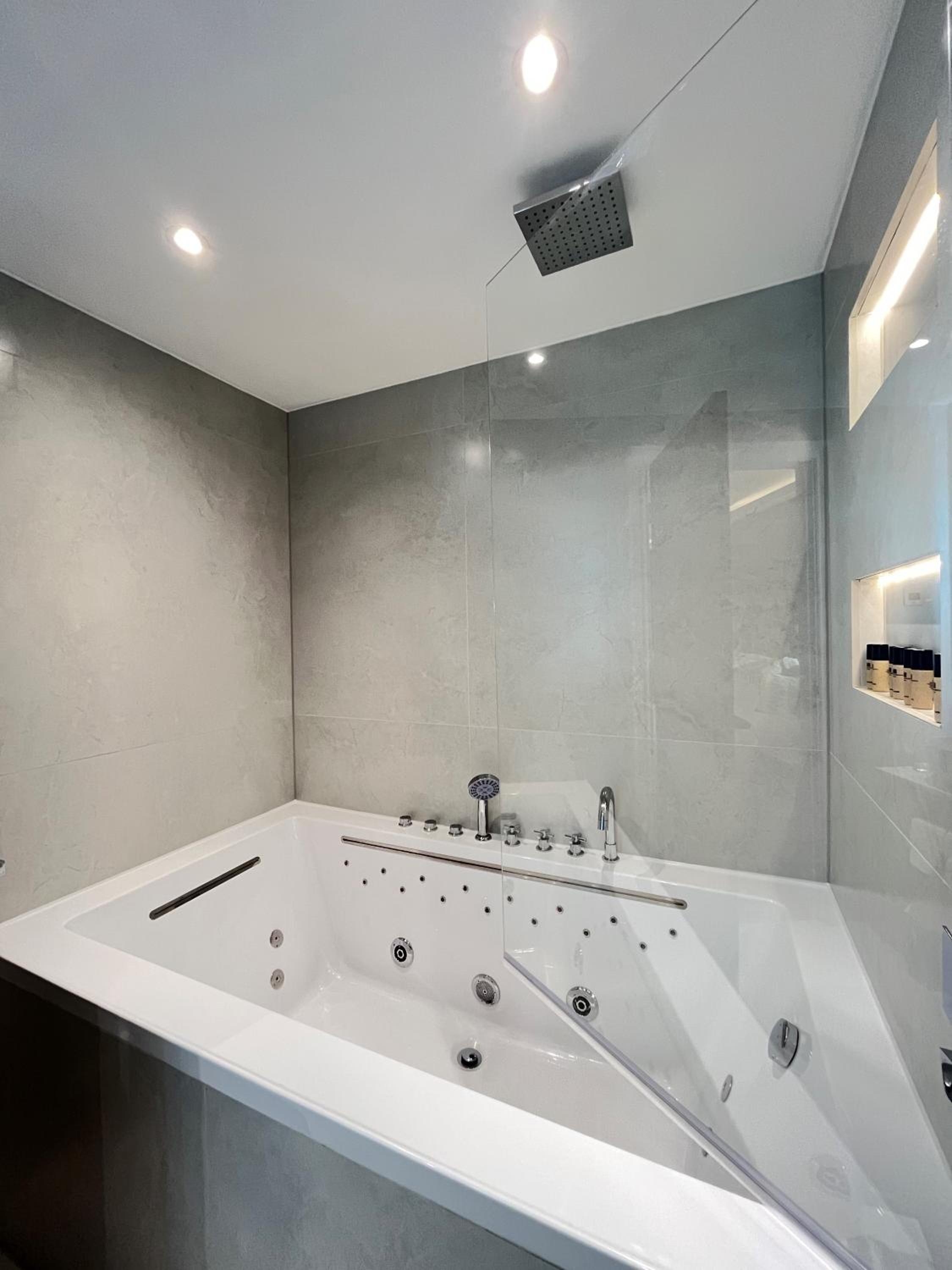 Double Room with Spa Bath