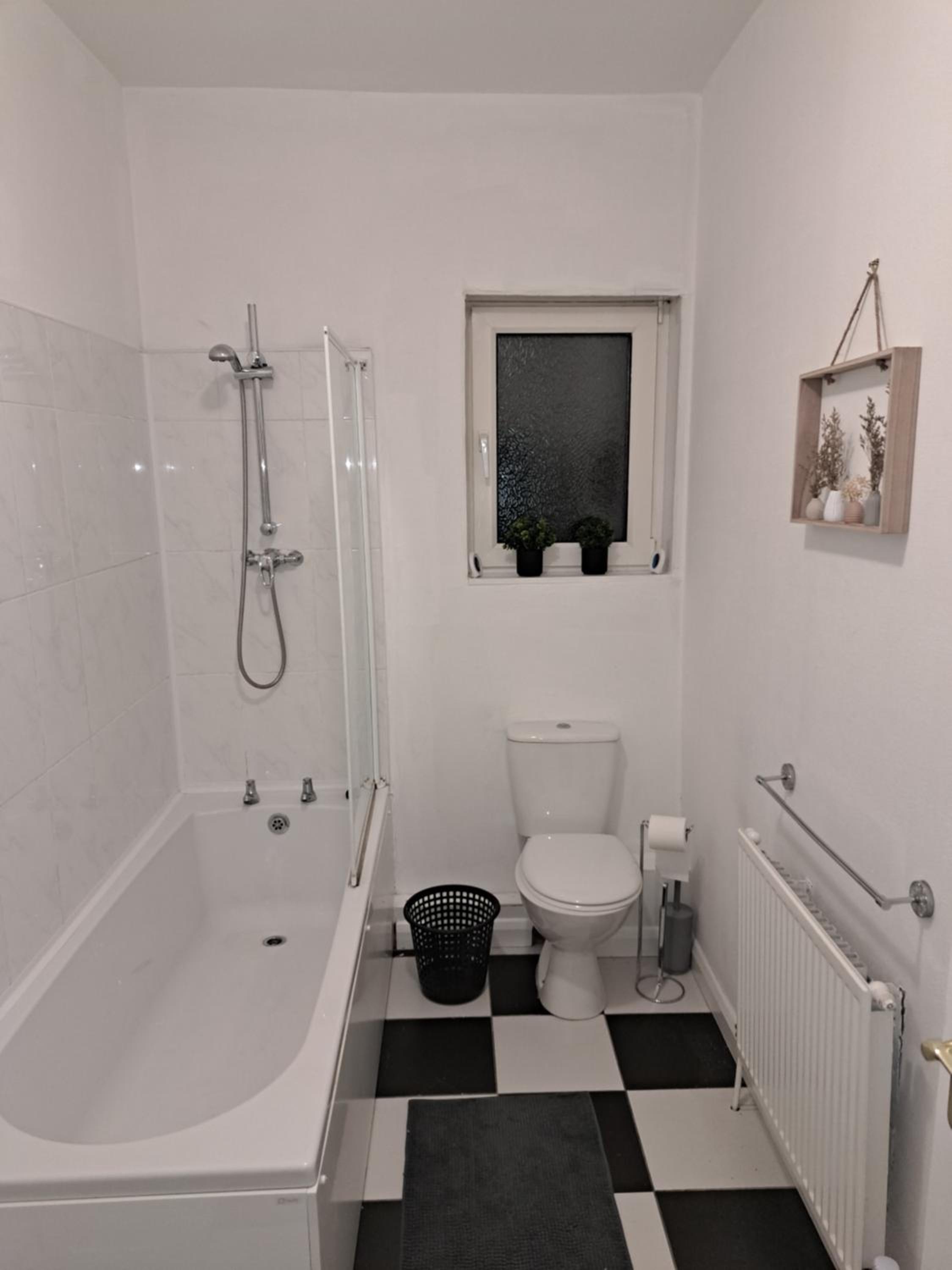 Three-Bedroom Apartment photo 2