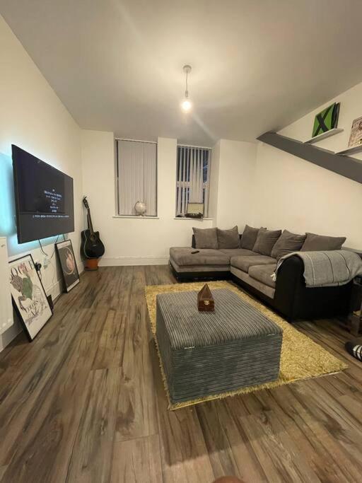 One-Bedroom Apartment photo 3