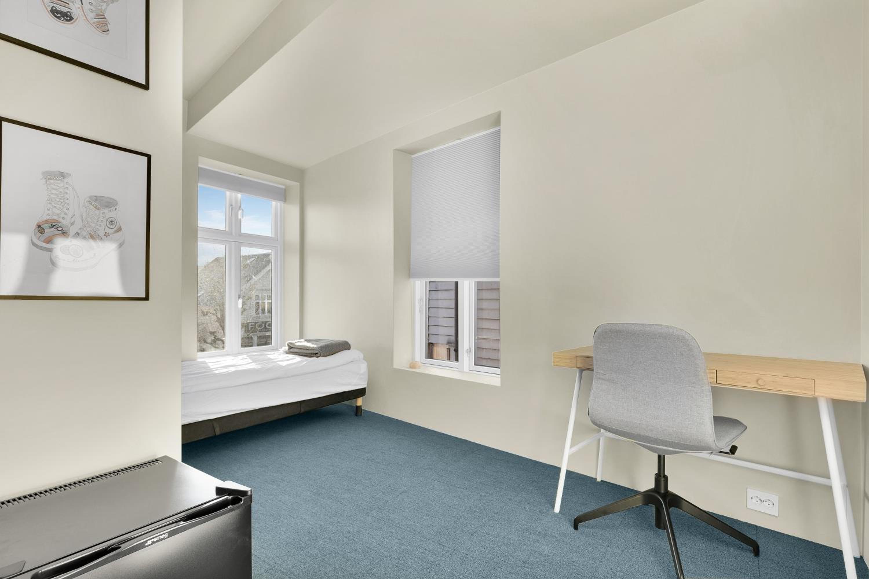 Single Room with Private Bathroom
