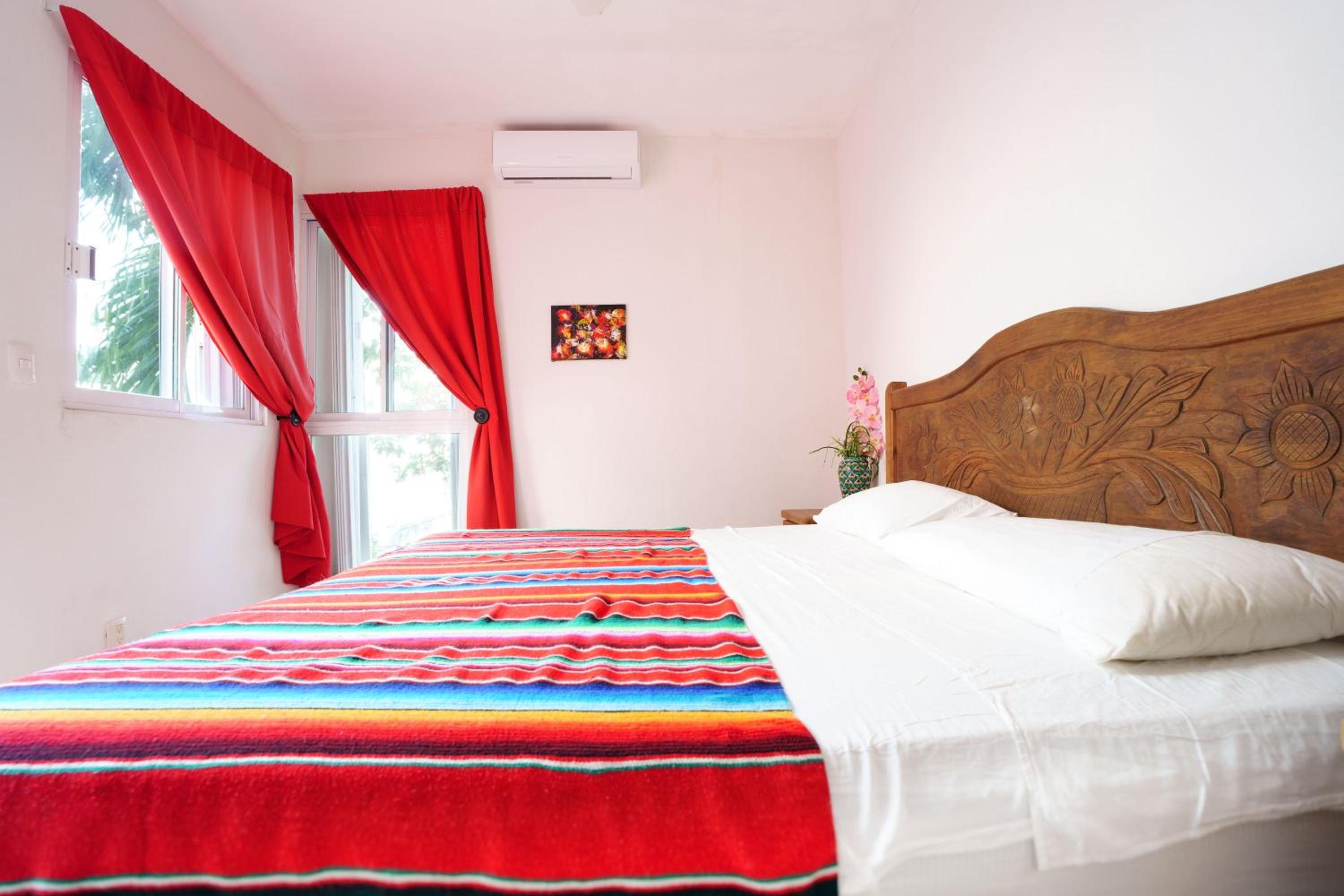 Three-Bedroom House - Photo 10