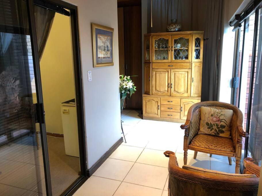 Suite - Photo 27
