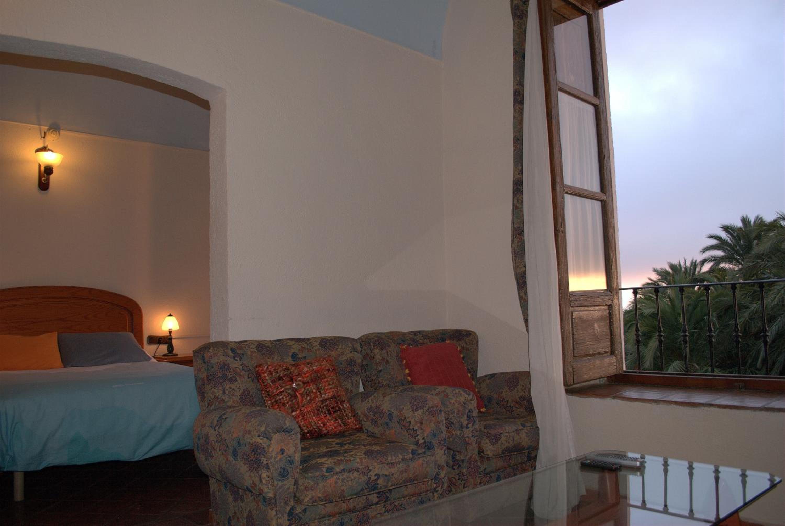 Double or Twin Room with Living Room photo 3