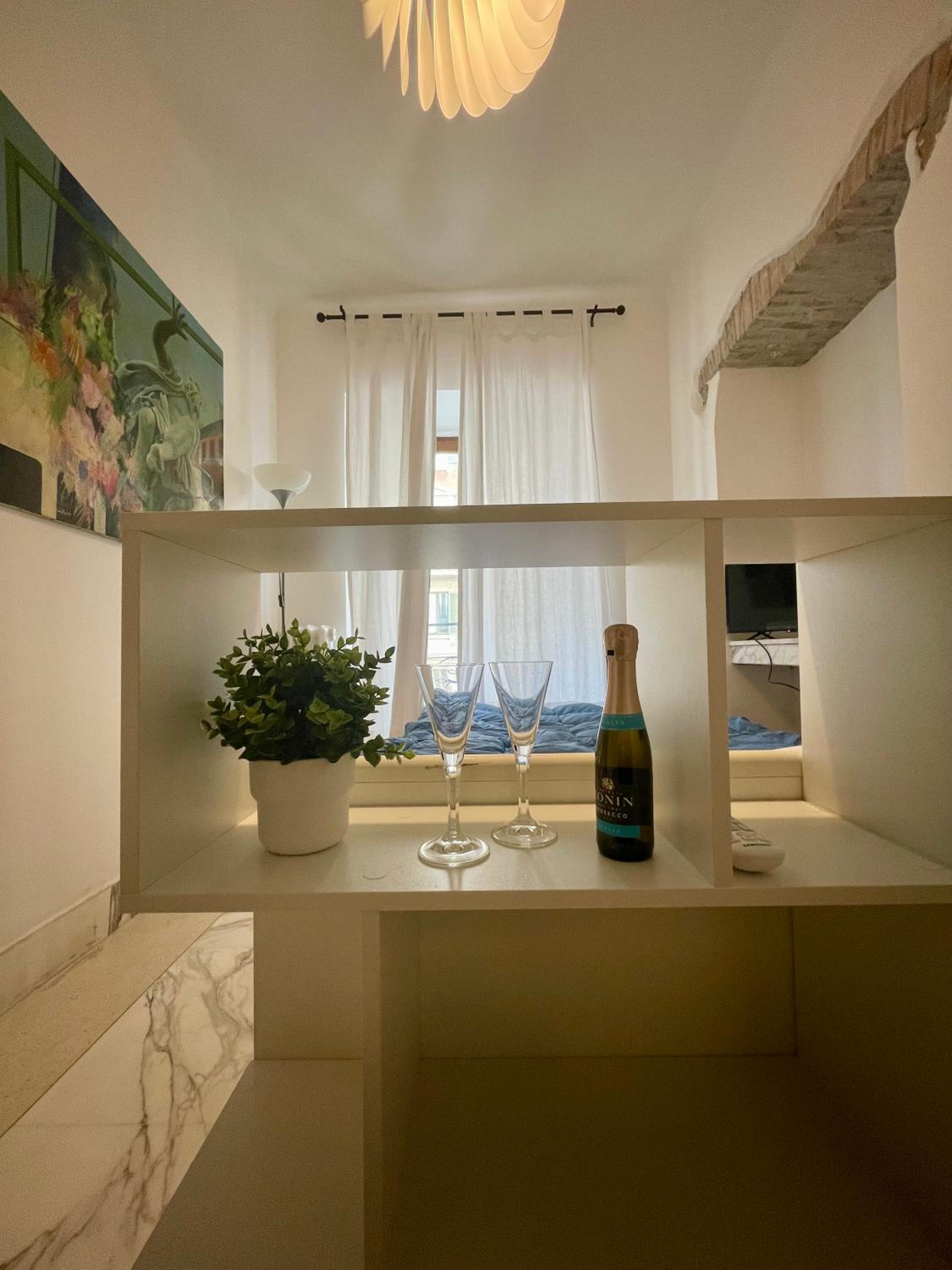 Double Room with Private External Bathroom photo 2