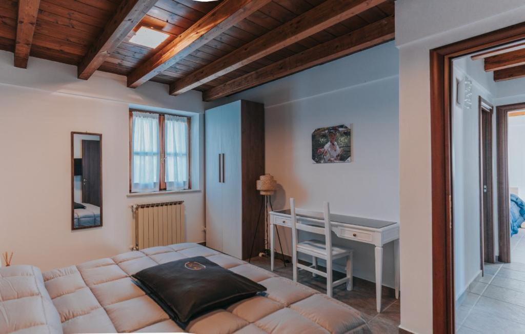 Double Room with Private External Bathroom photo 2