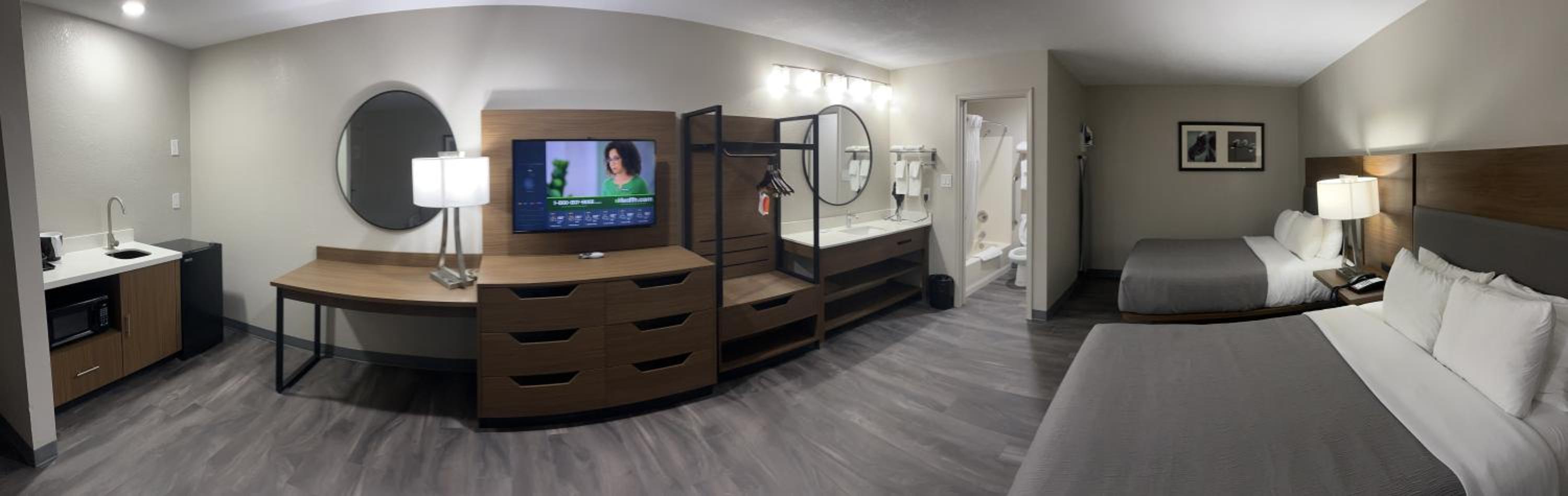 Queen Suite With Two Queen Beds - Non Smoking - Photo 2
