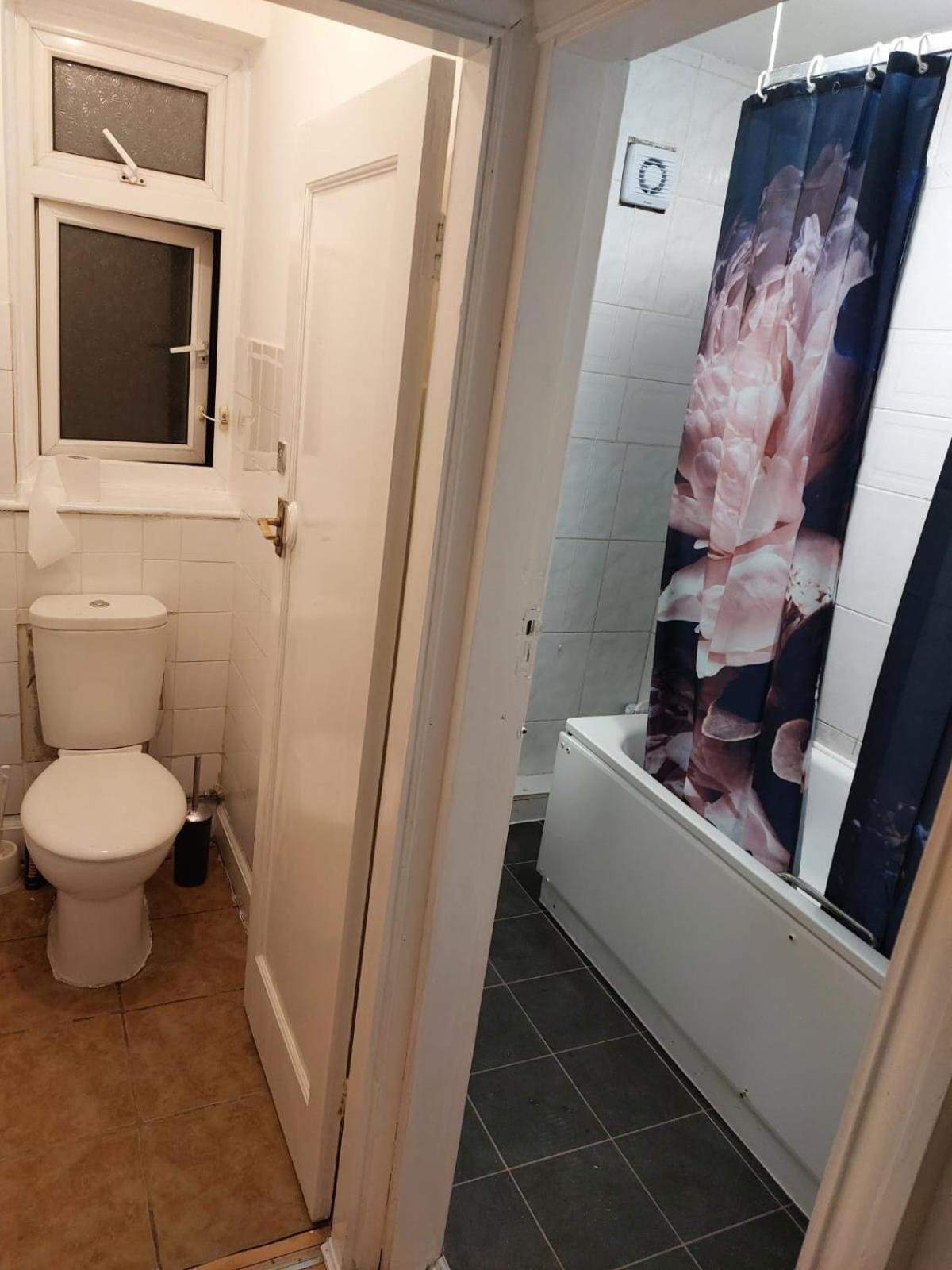 Single Room With Shared Bathroom photo 2