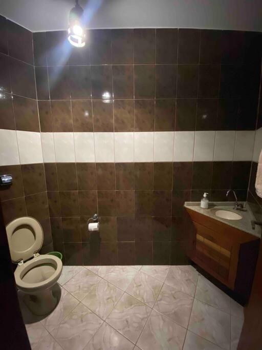 Five-Bedroom House photo 2