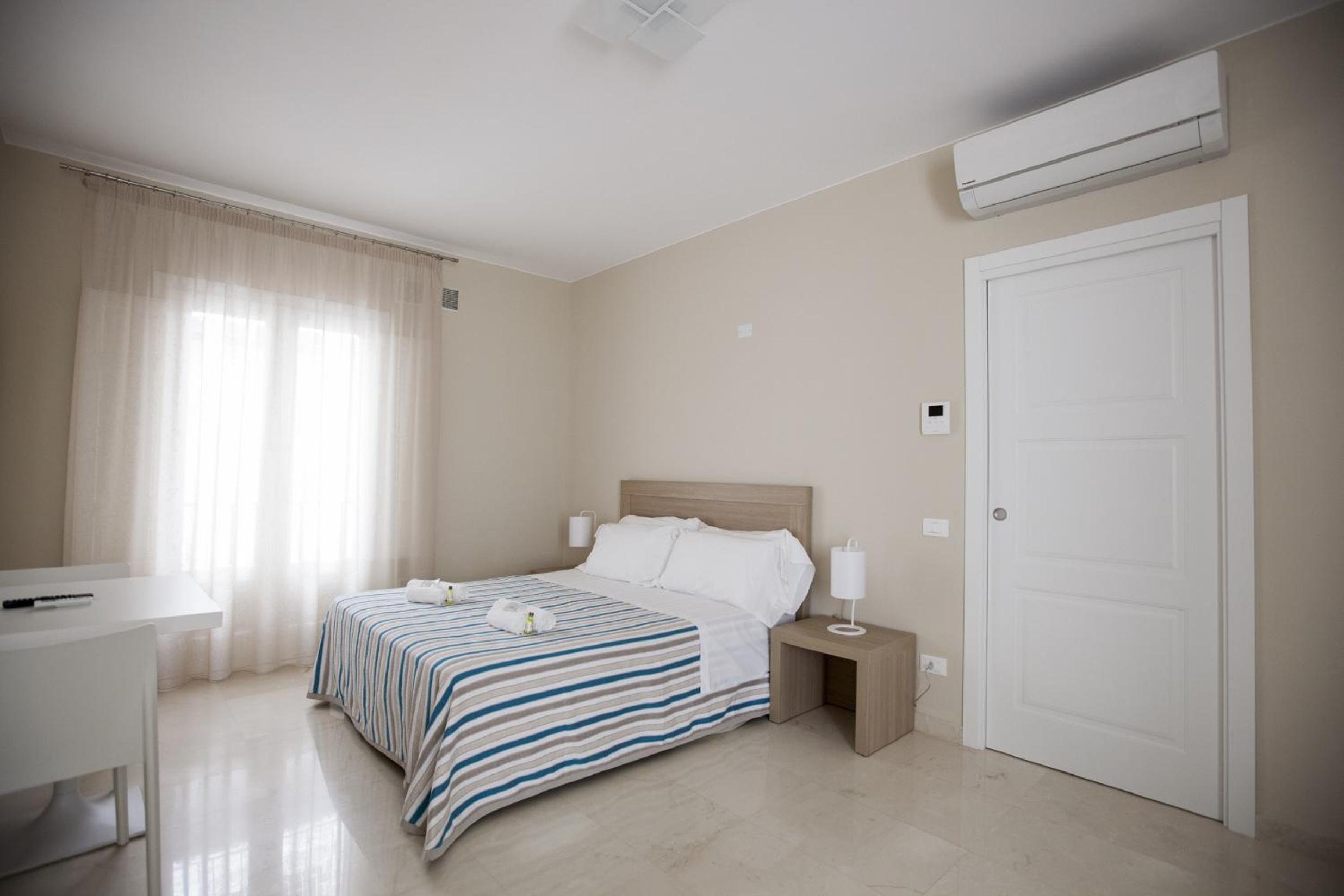 Double Room - Photo 4