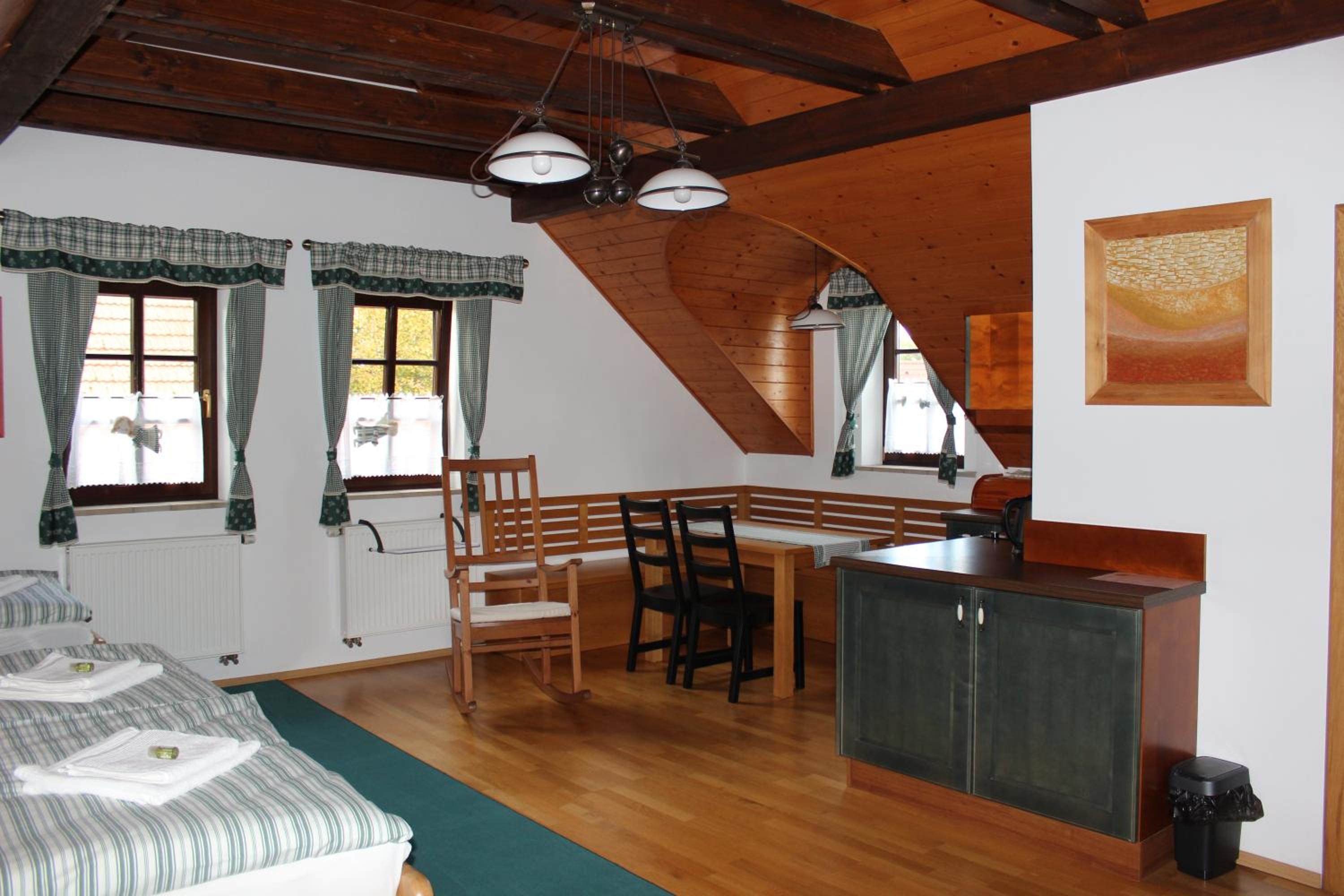 Family Room with Private Bathroom photo 3
