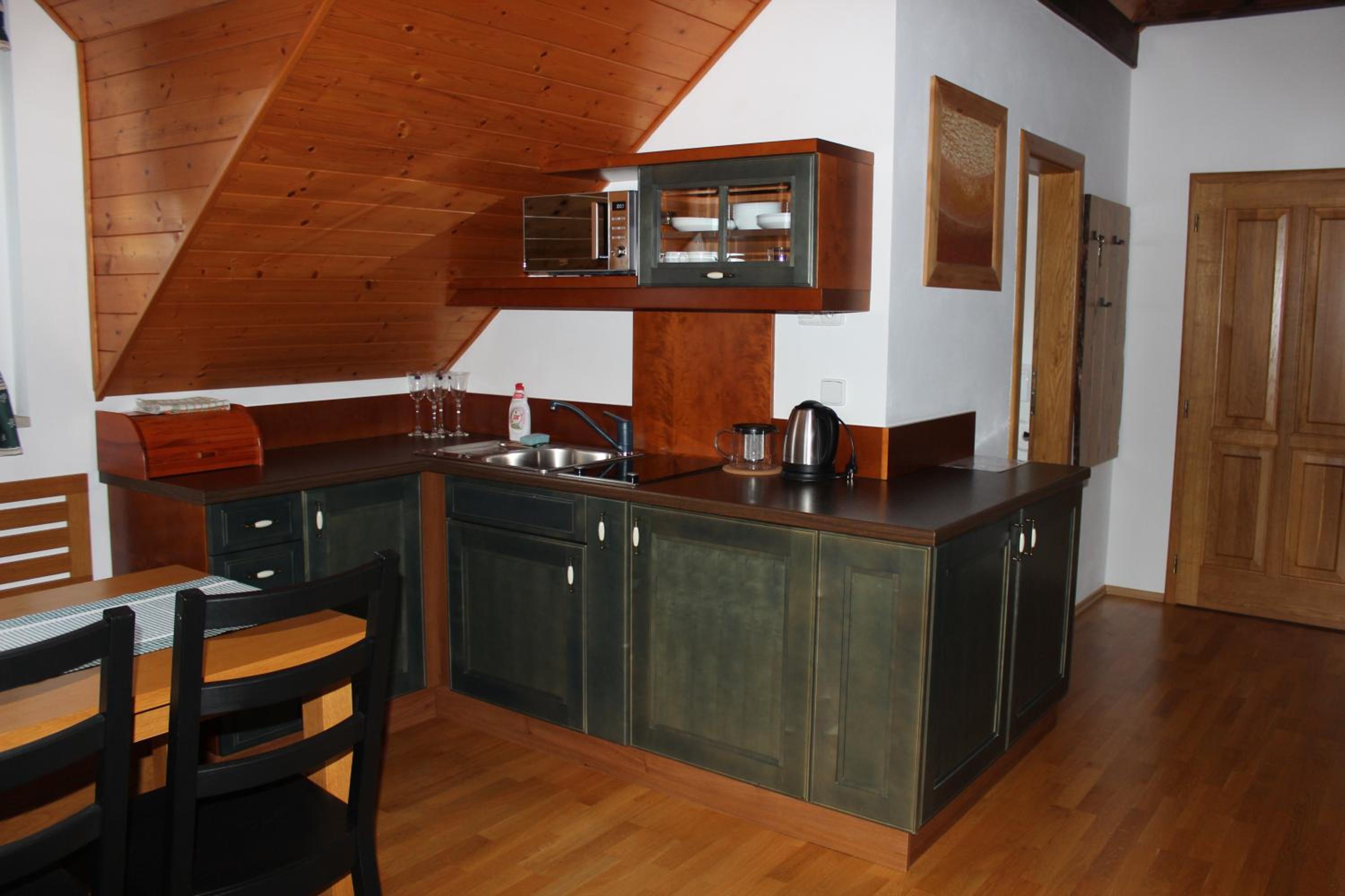 Family Room with Private Bathroom photo 2