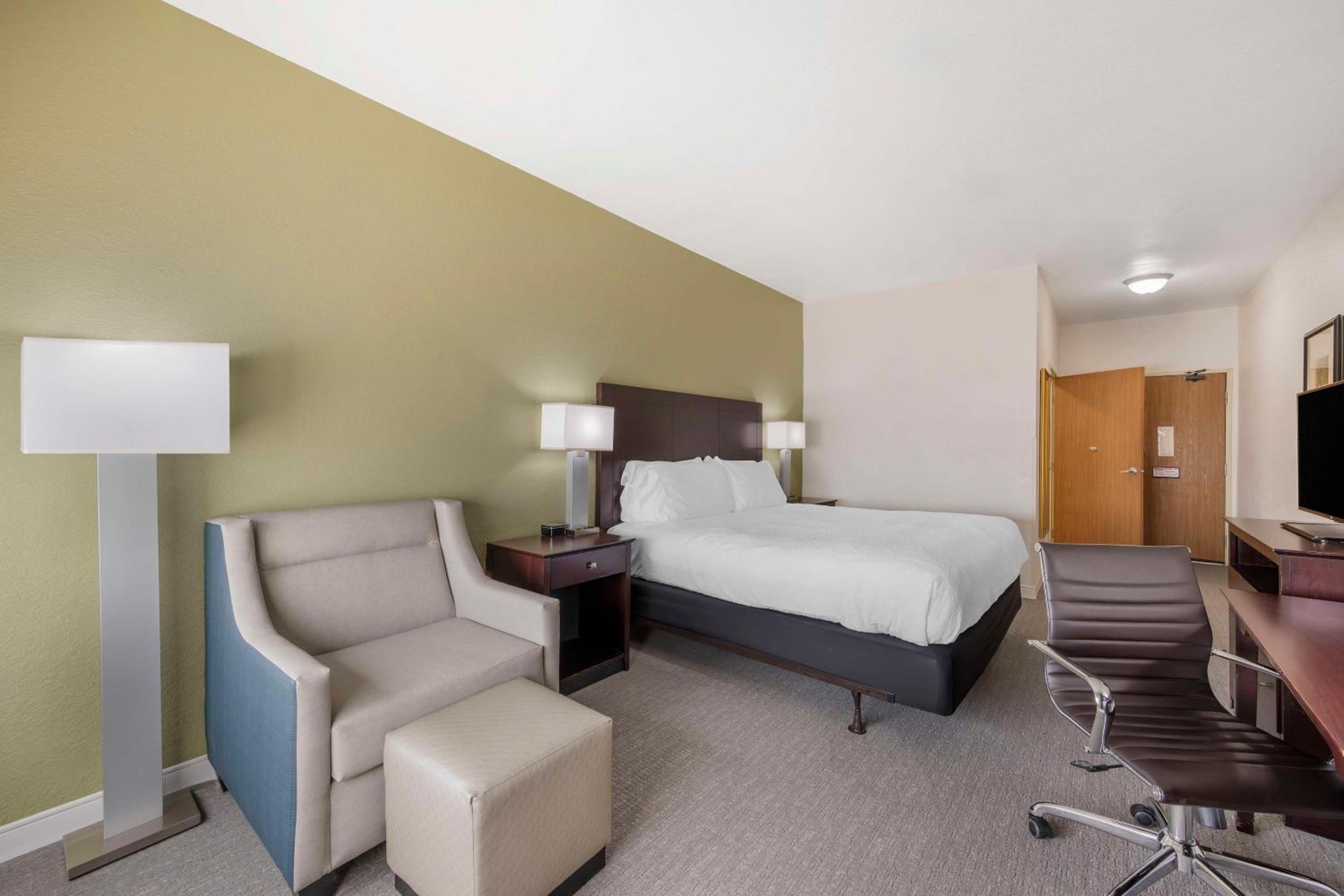 King Room - Non-Smoking - Photo 1