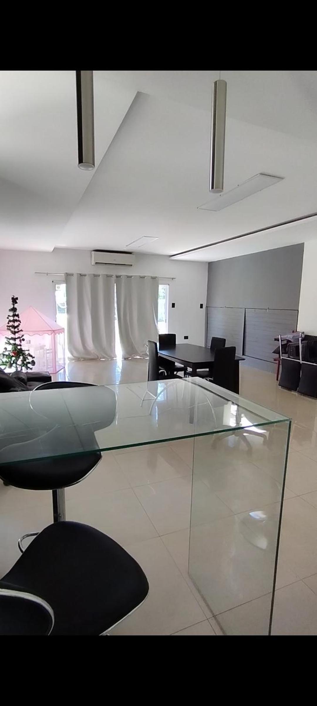 One-Bedroom House photo 2