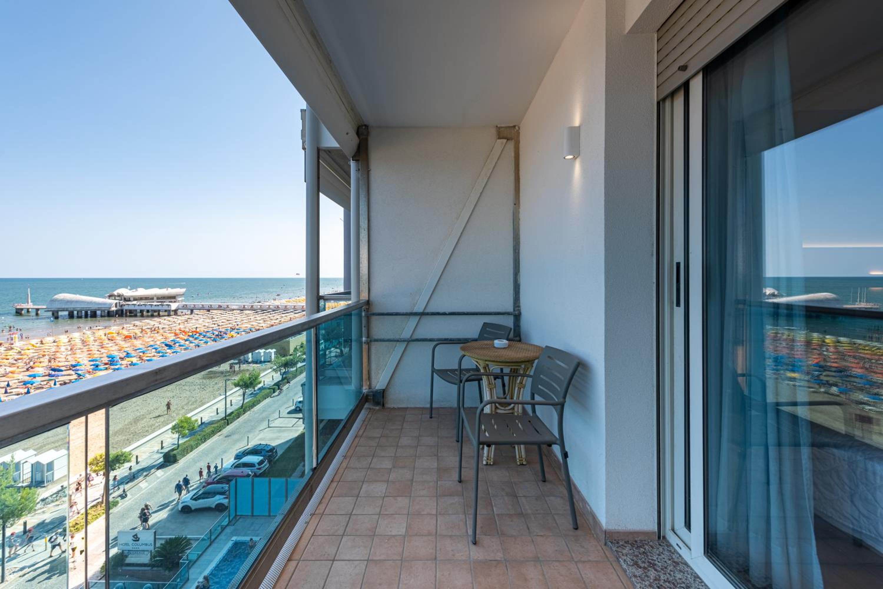 Two Connecting Double Rooms with Sea View - Photo 13