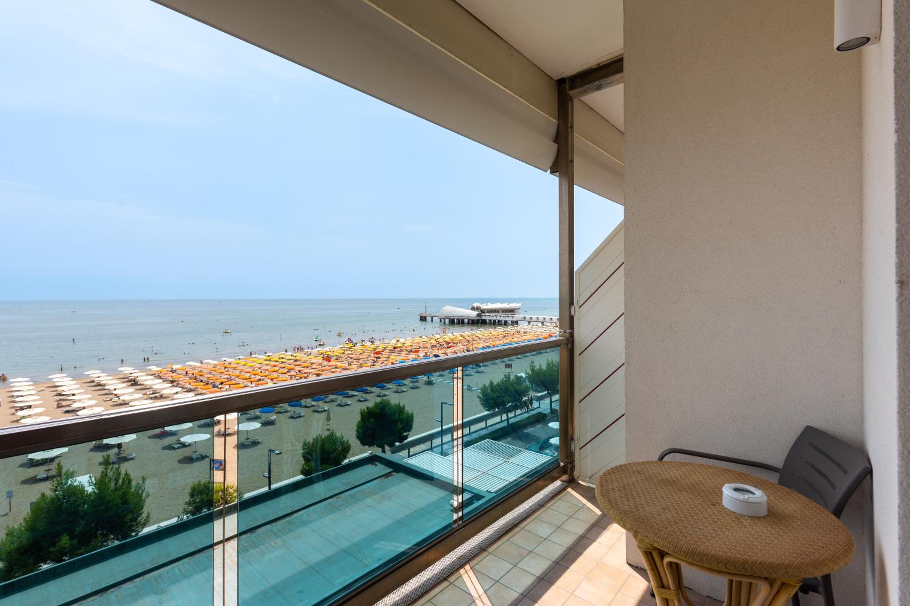 Double Room with Balcony and Sea View - Photo 6