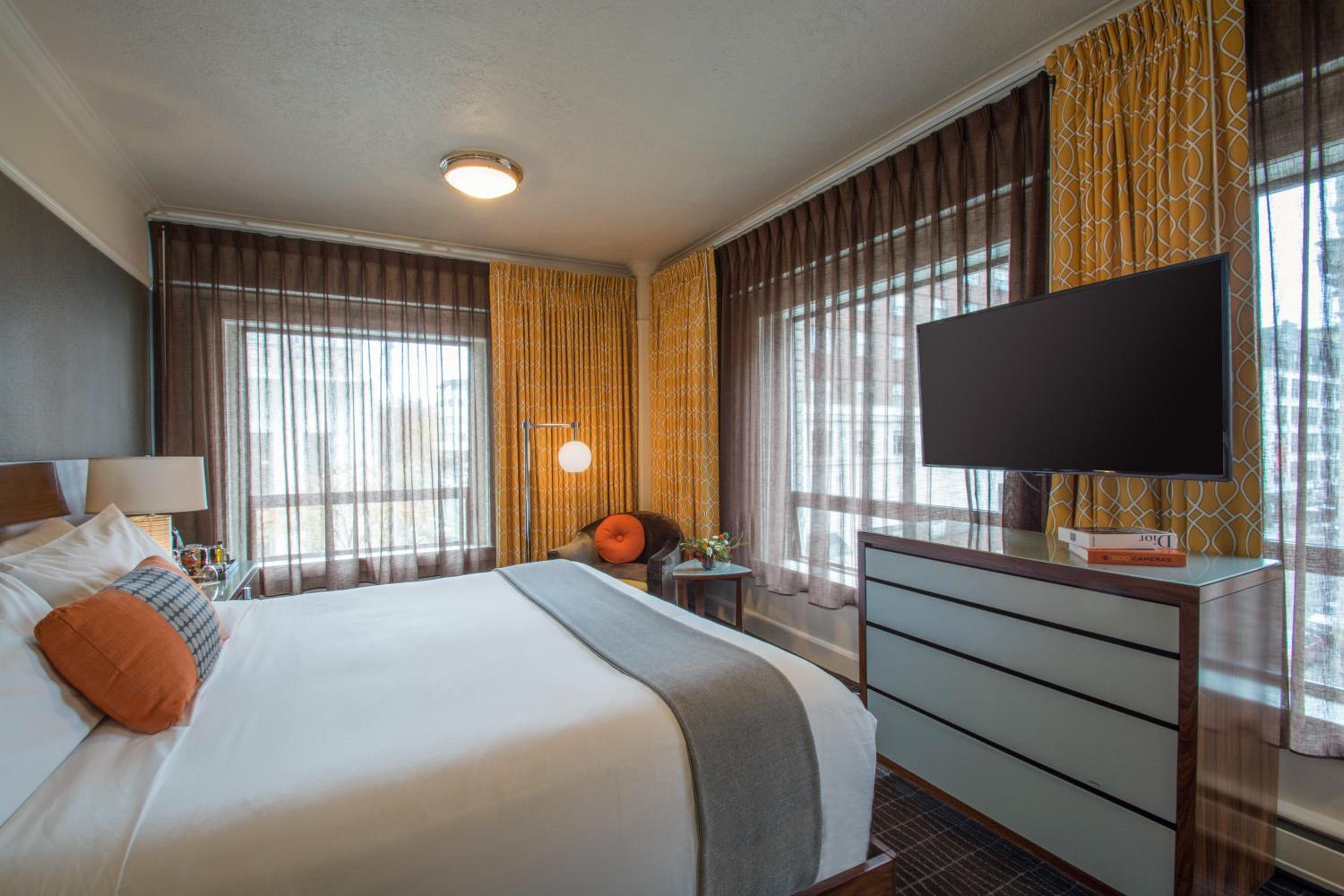 Superior King Room - Photo 7