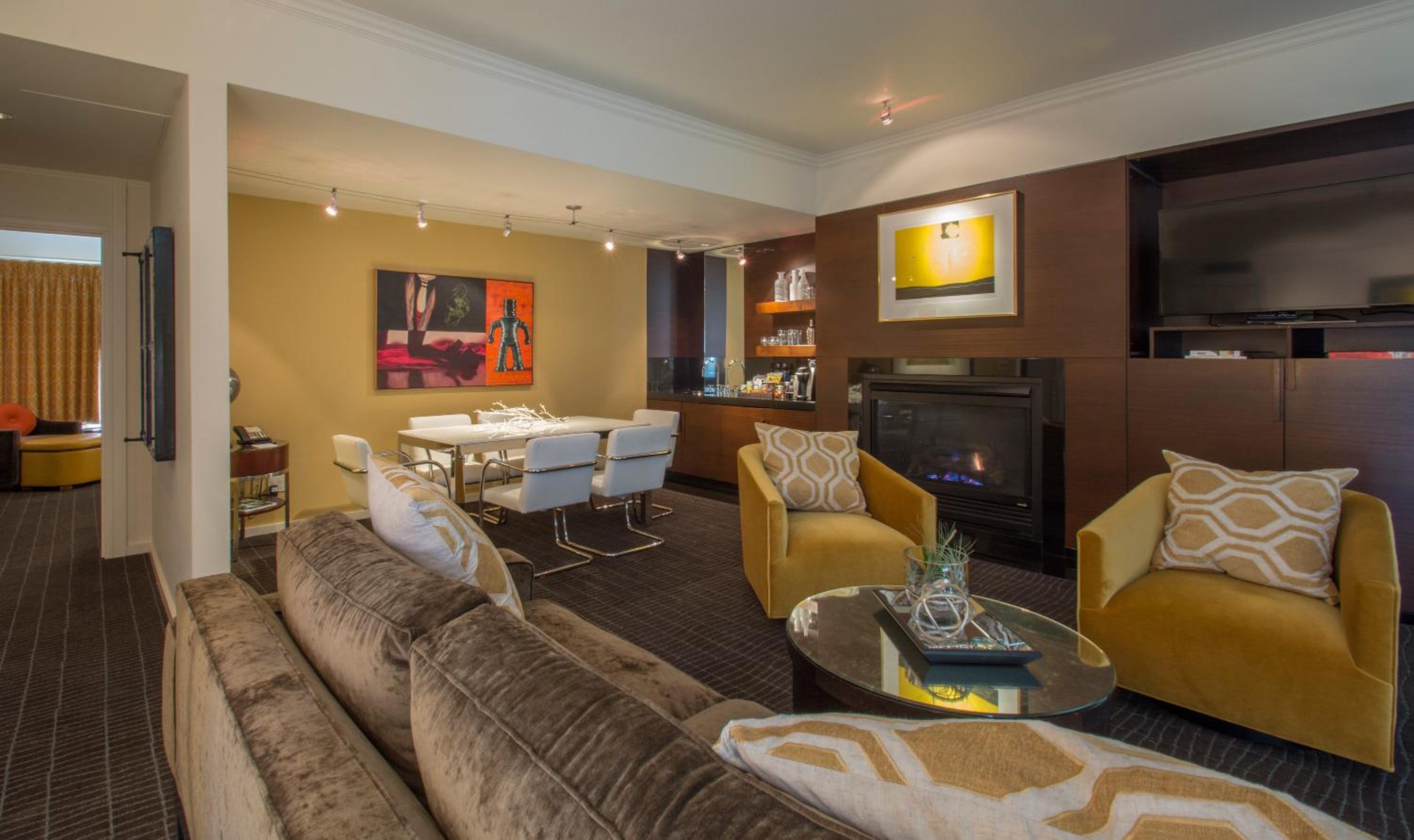 One-Bedroom Suite - Photo 1