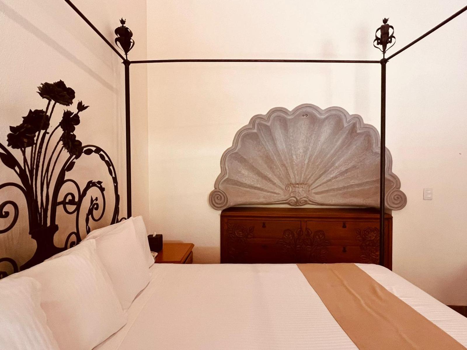 Superior Suite - Photo 13