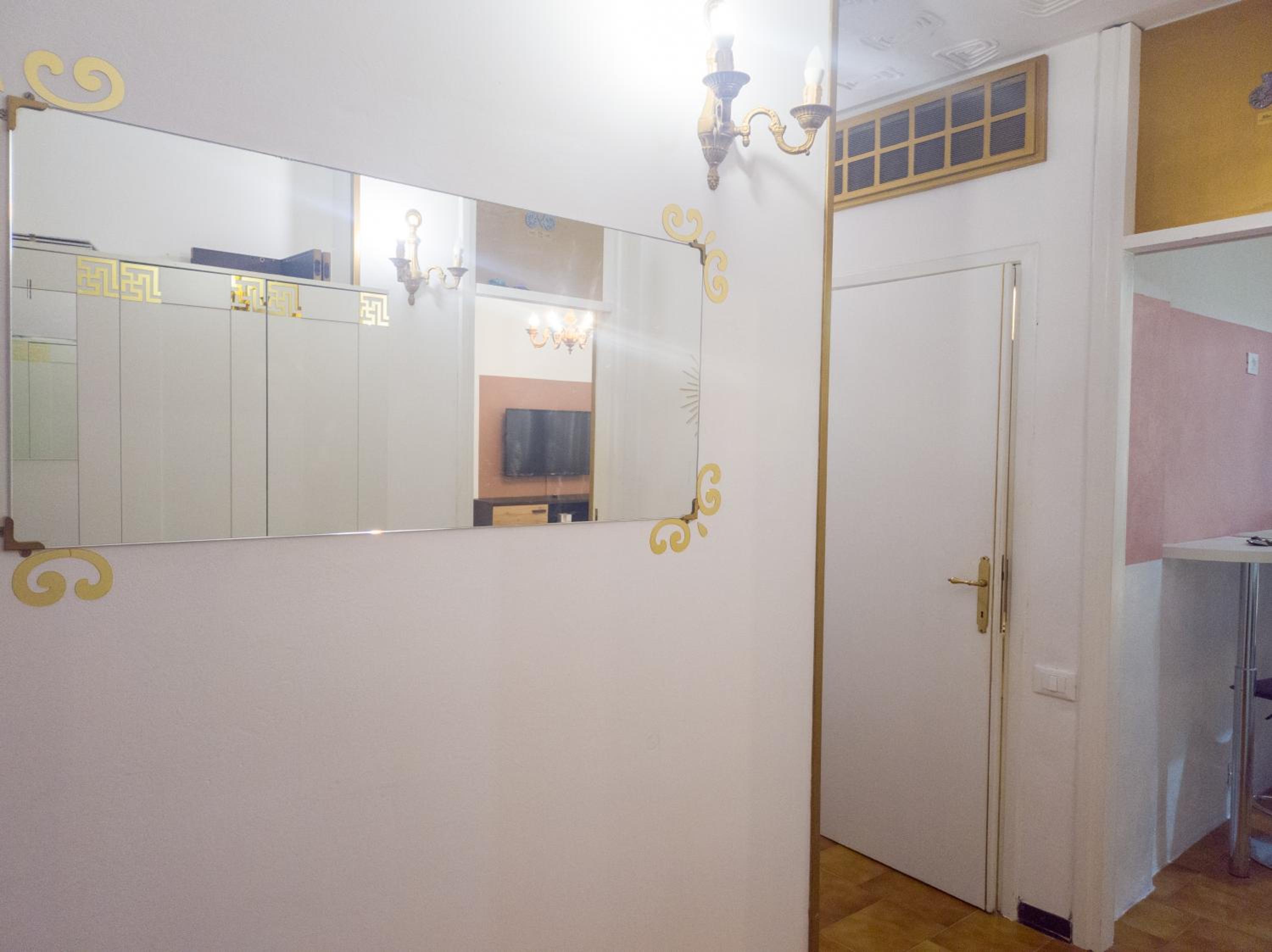 Apartment photo 2