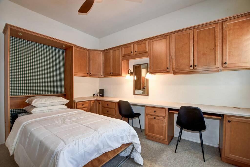 Three-Bedroom House photo 1