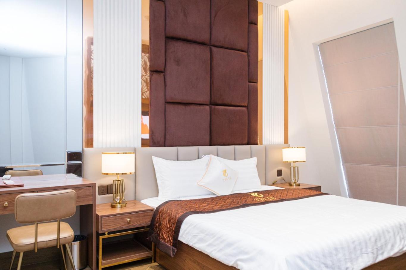 Deluxe King Suite