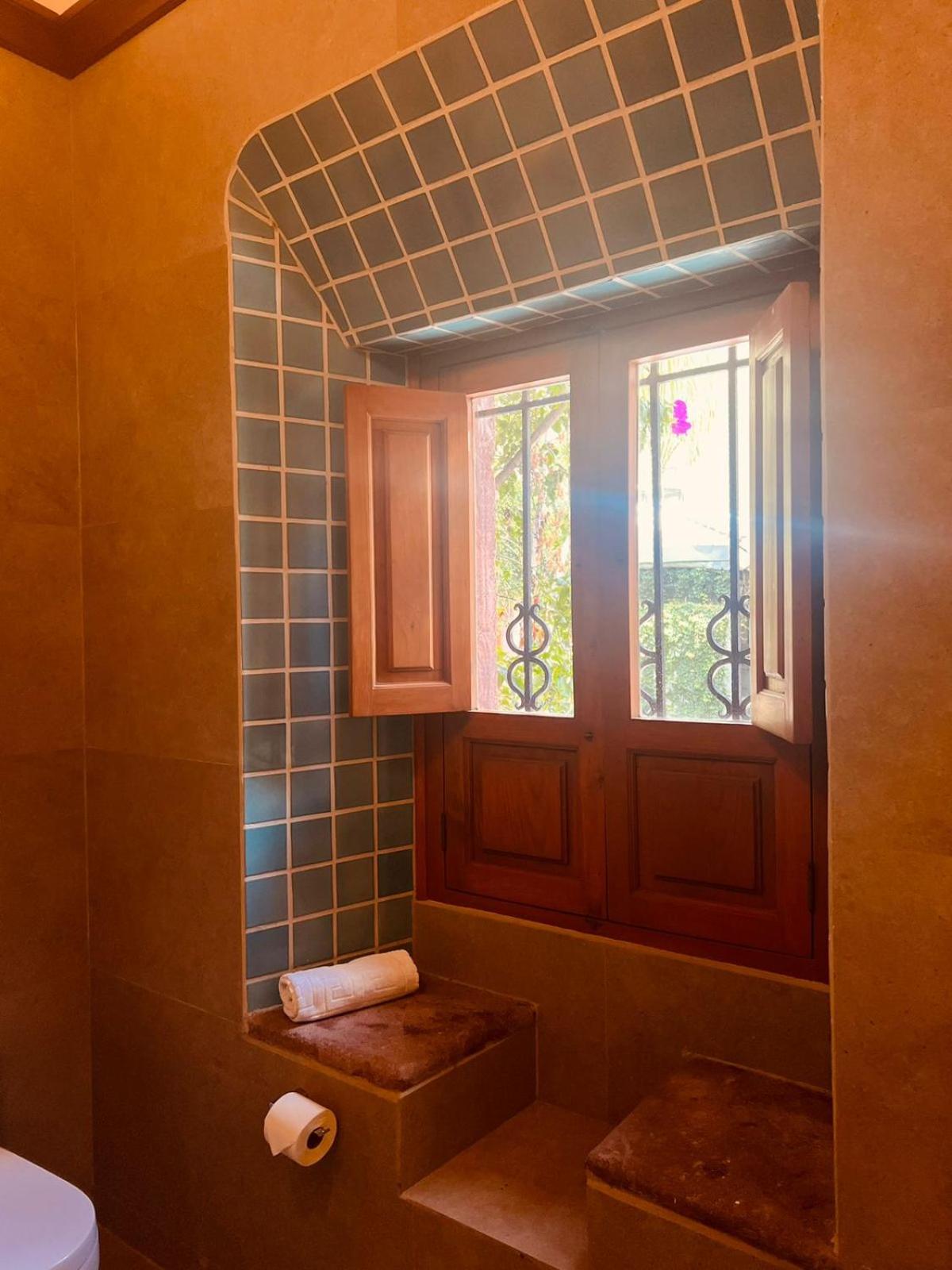 Superior Suite - Photo 31