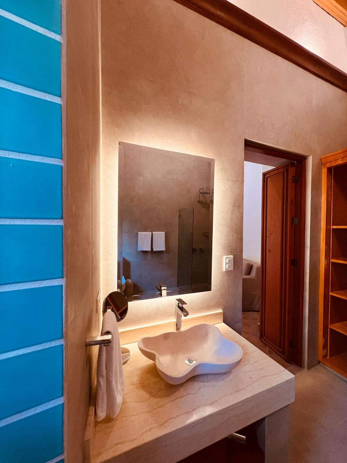 Superior Suite - Photo 24