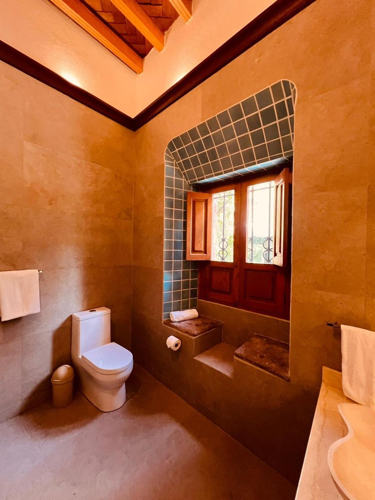 Superior Suite - Photo 23
