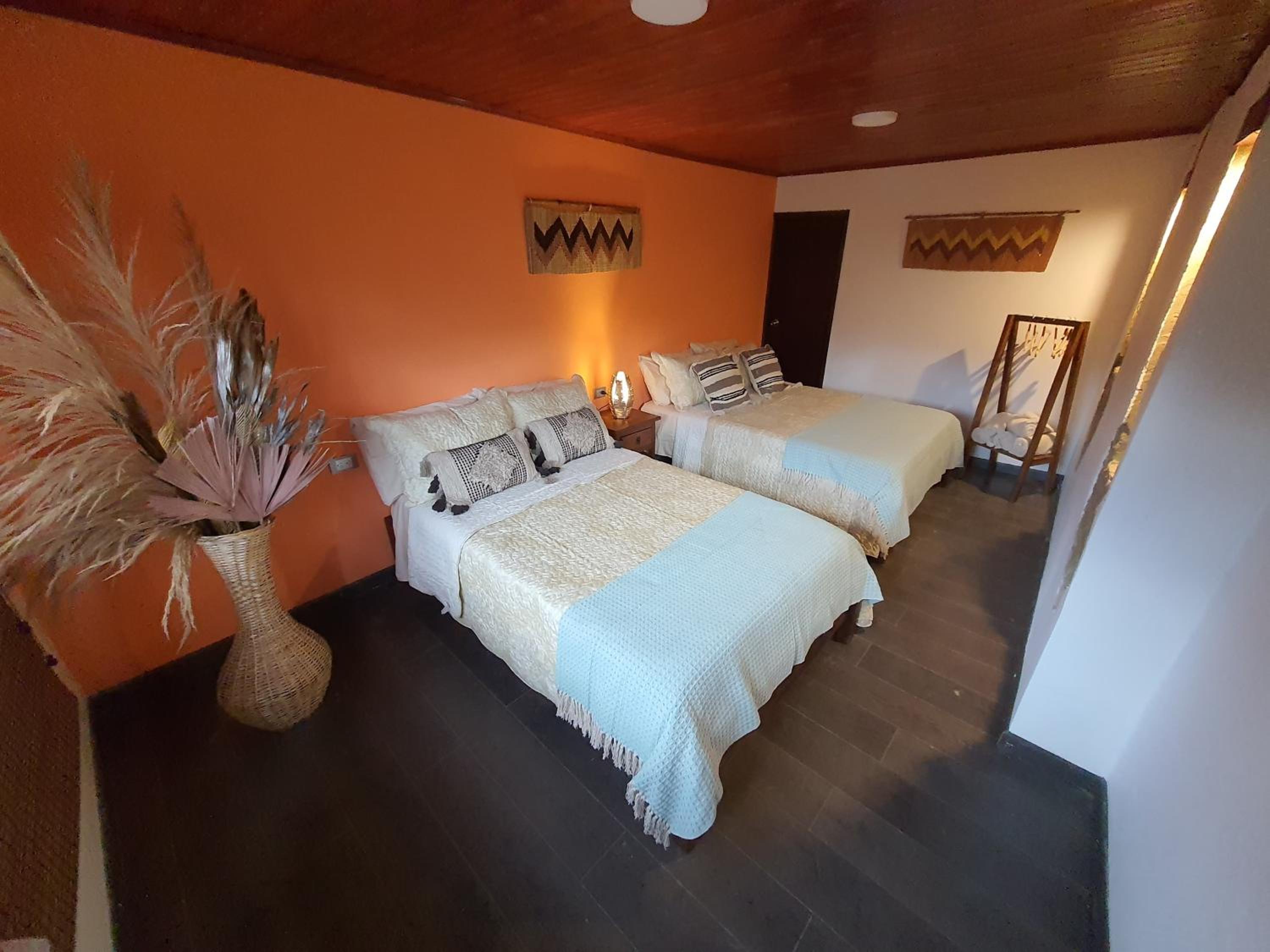 Twin Room with Private Bathroom photo 1