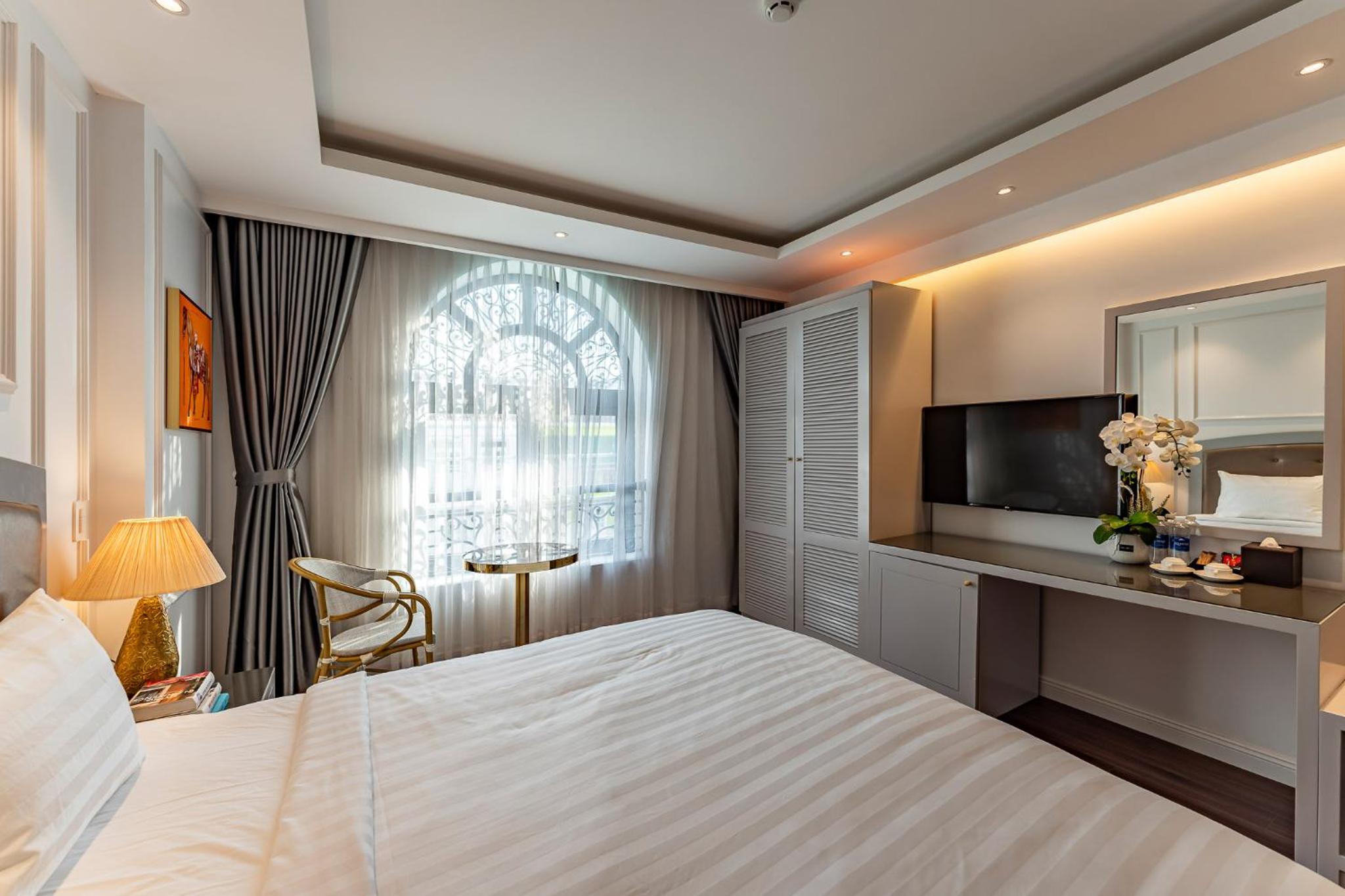 Superior King Room photo 2