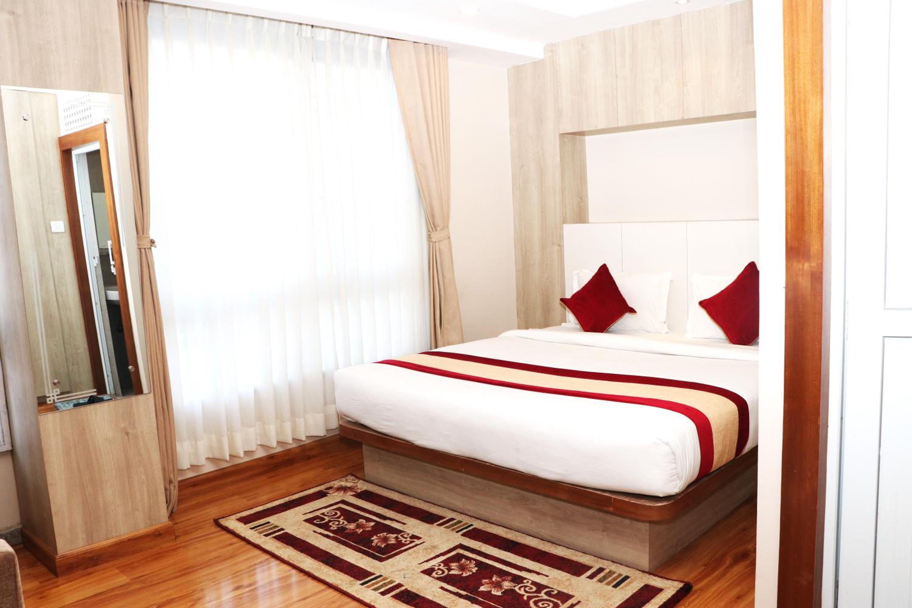 Deluxe King Suite