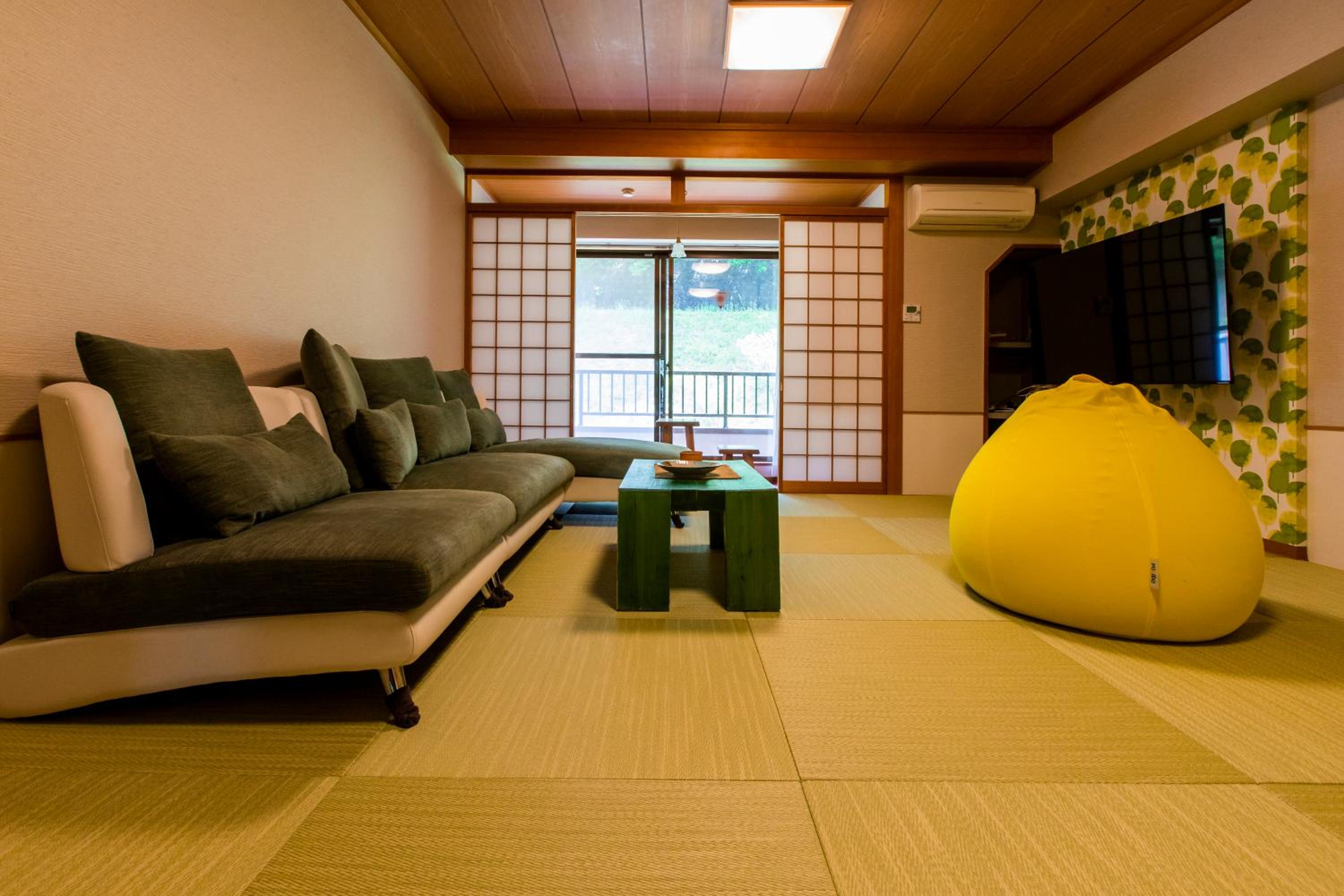 Standard Family Room photo 2