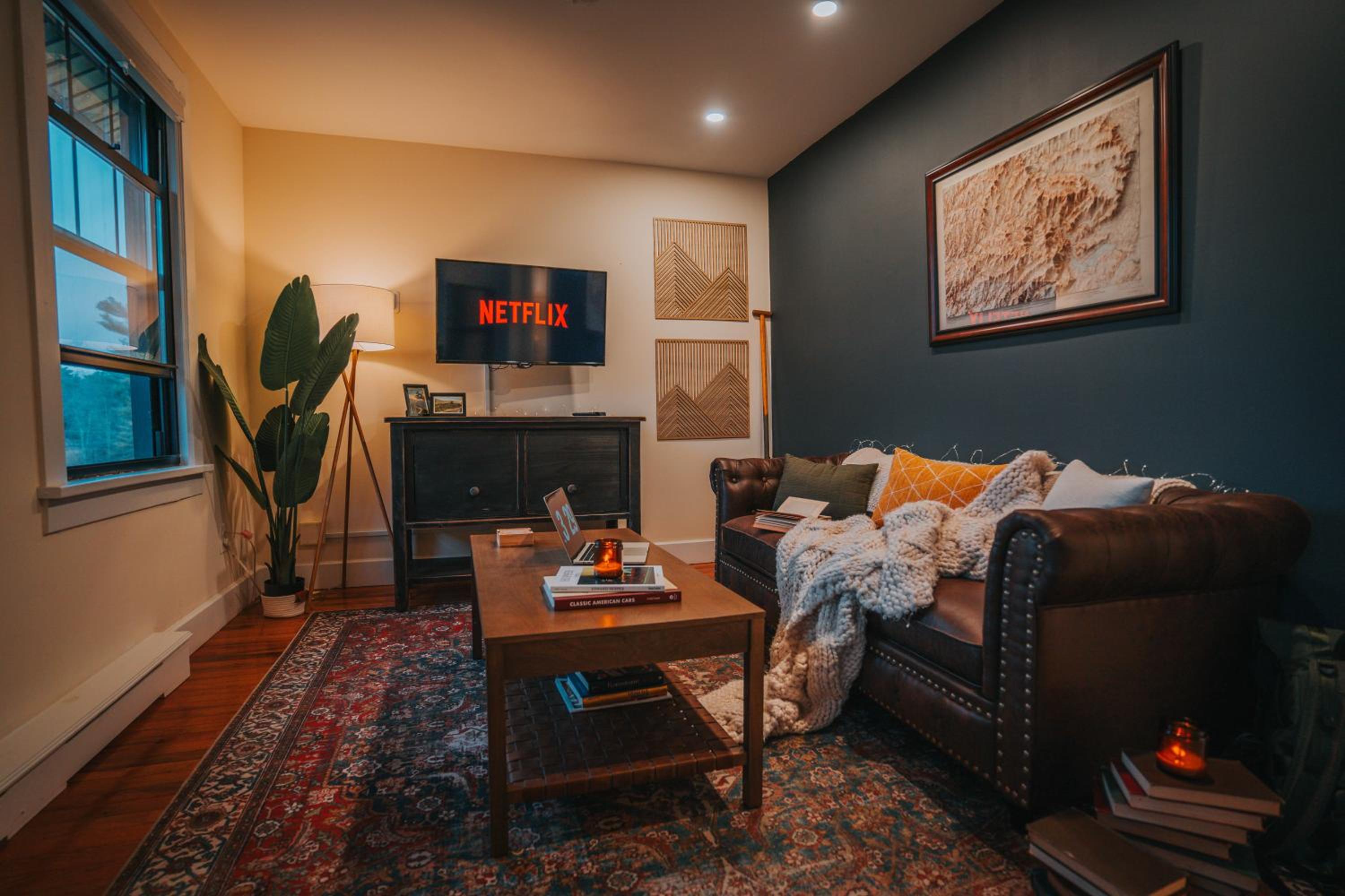 One-Bedroom Apartment - Photo 2