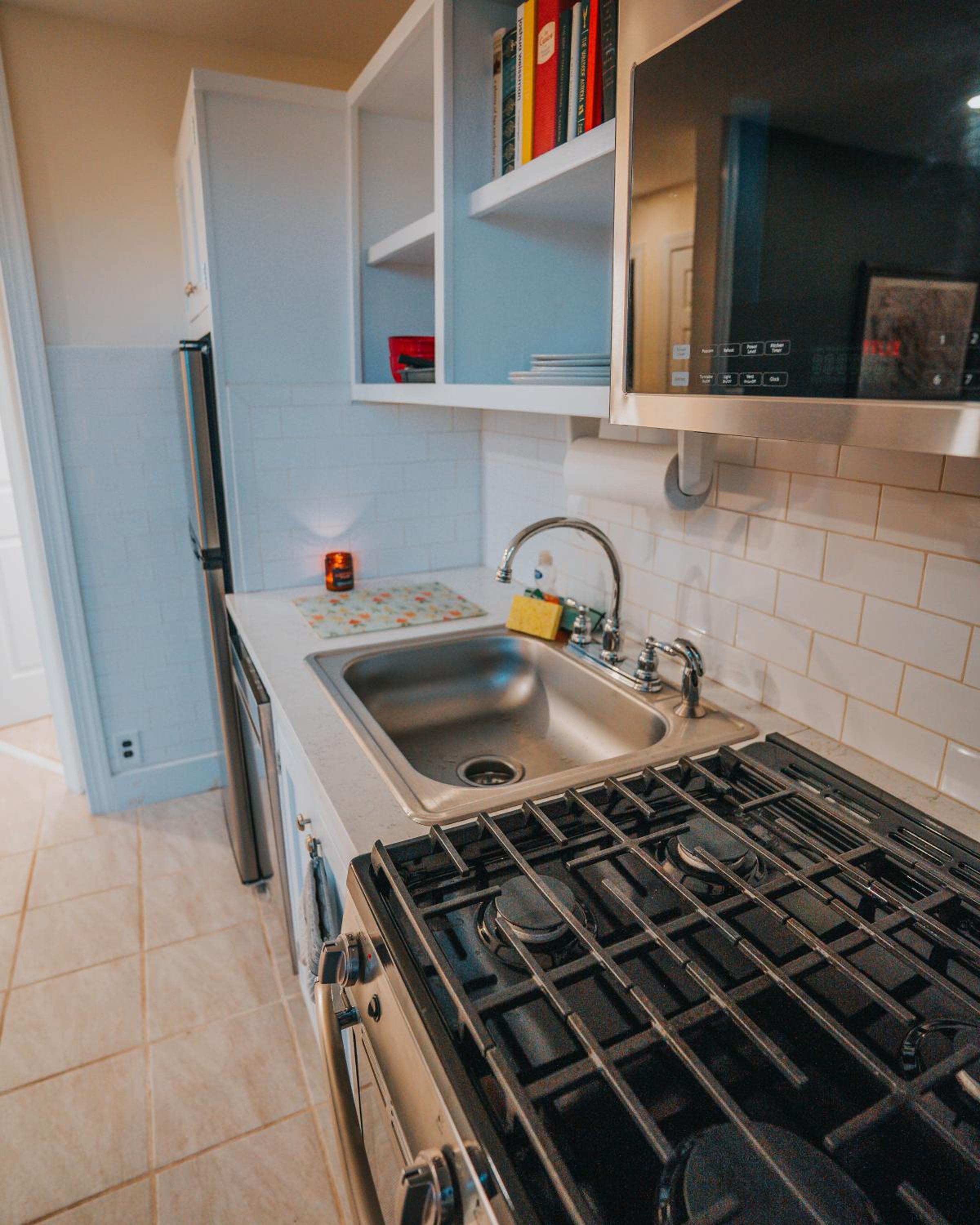 One-Bedroom Apartment - Photo 21