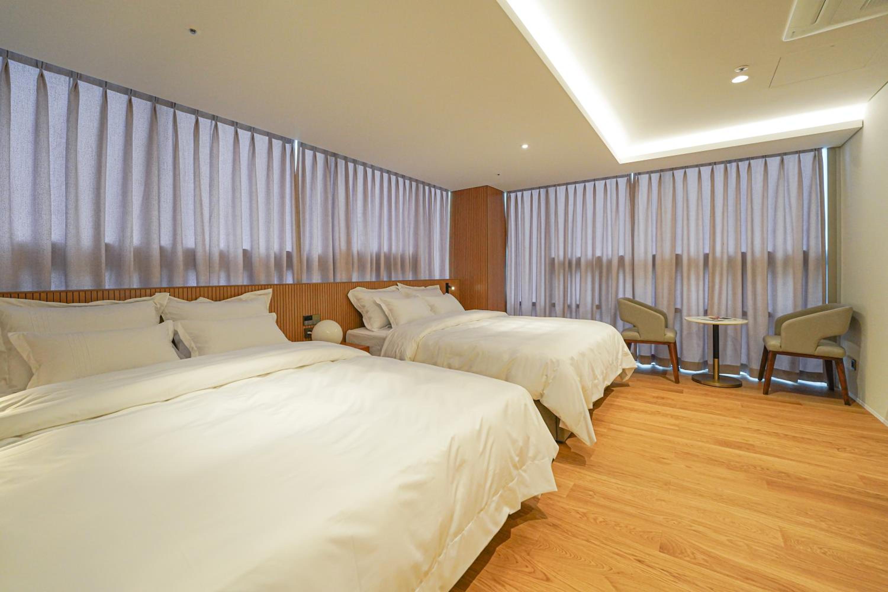 Suite - Photo 6