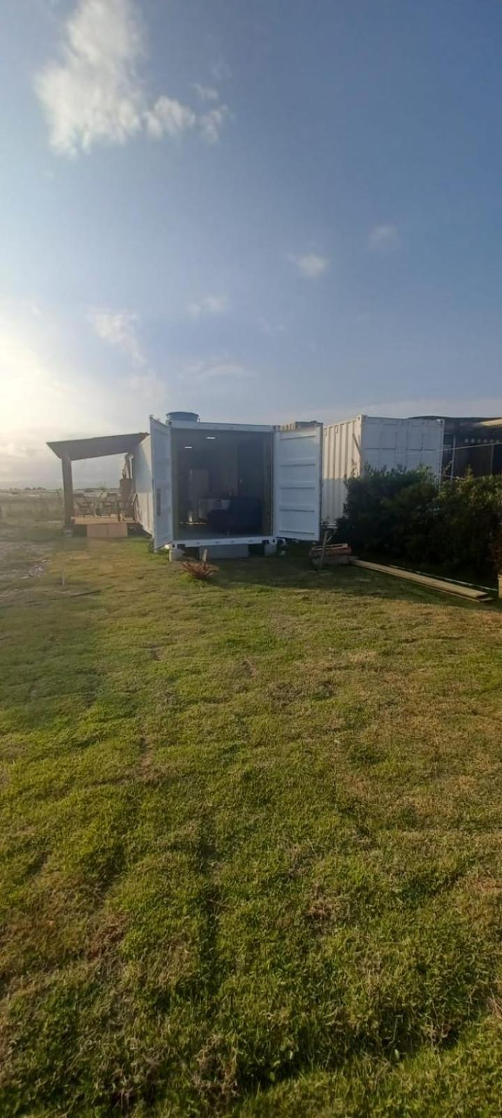 One-Bedroom House photo 2