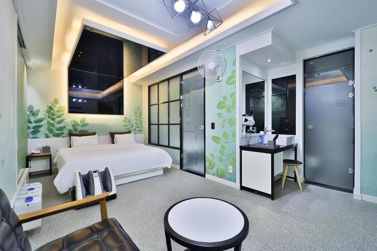 Standard Double Room - Photo 2