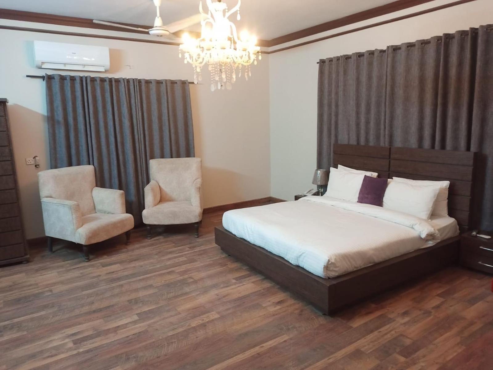 Superior King Room