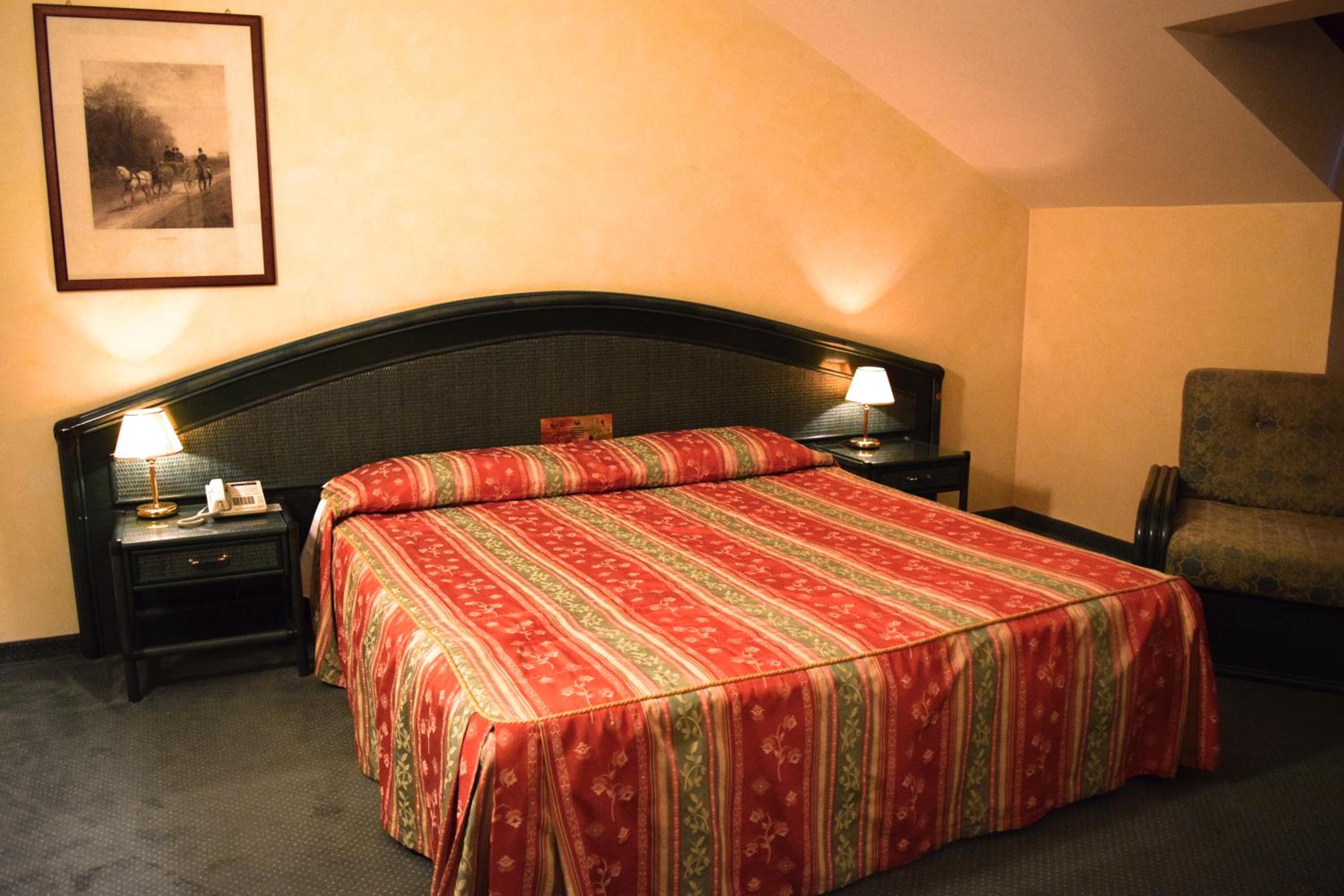 Double or Twin Room - Photo 4