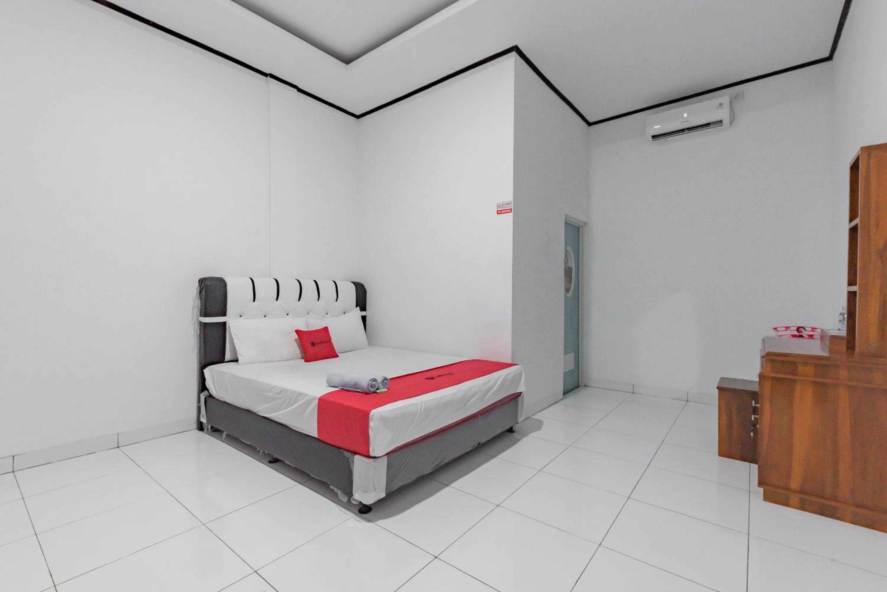Double Room - Photo 5