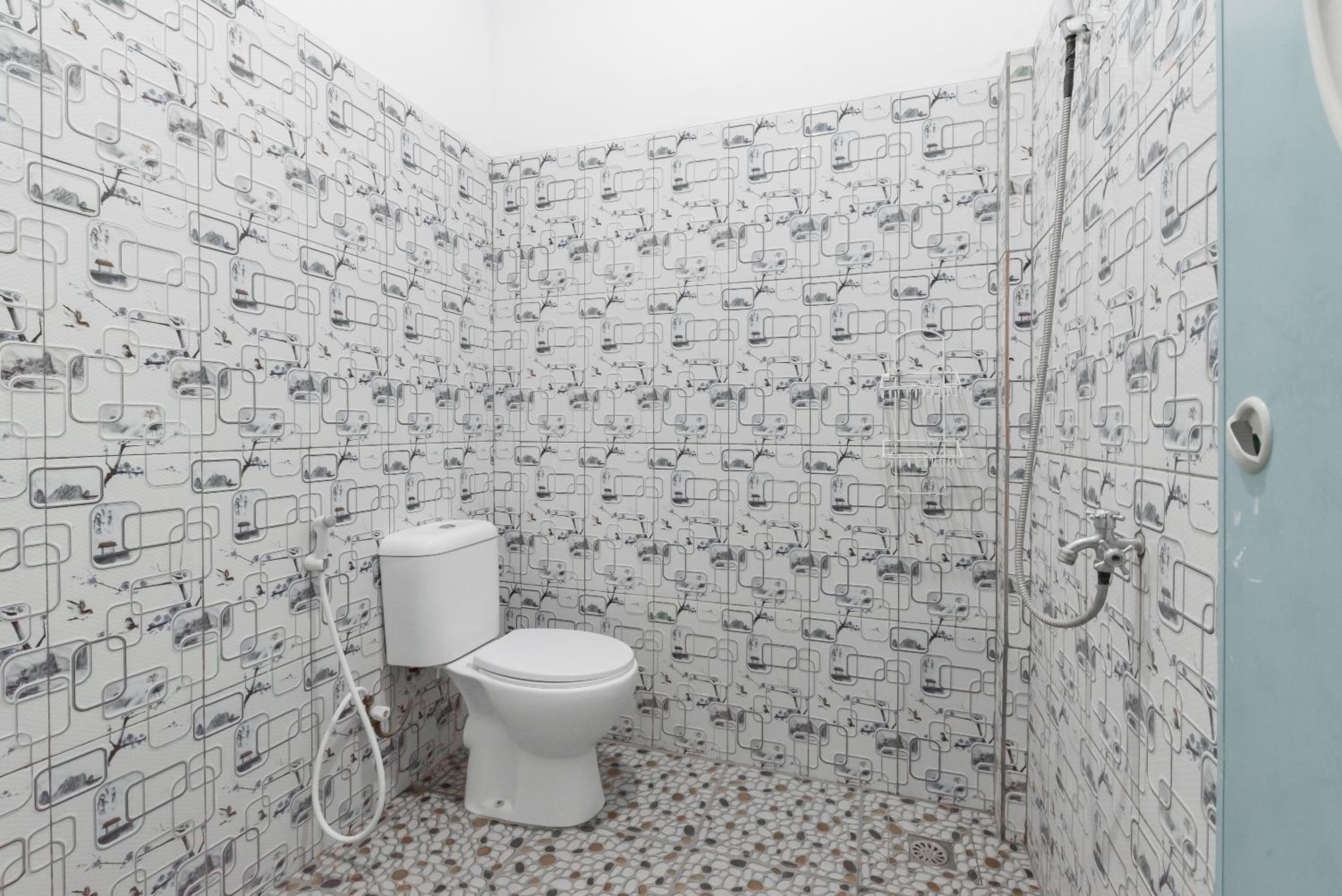 Double Room - Photo 7