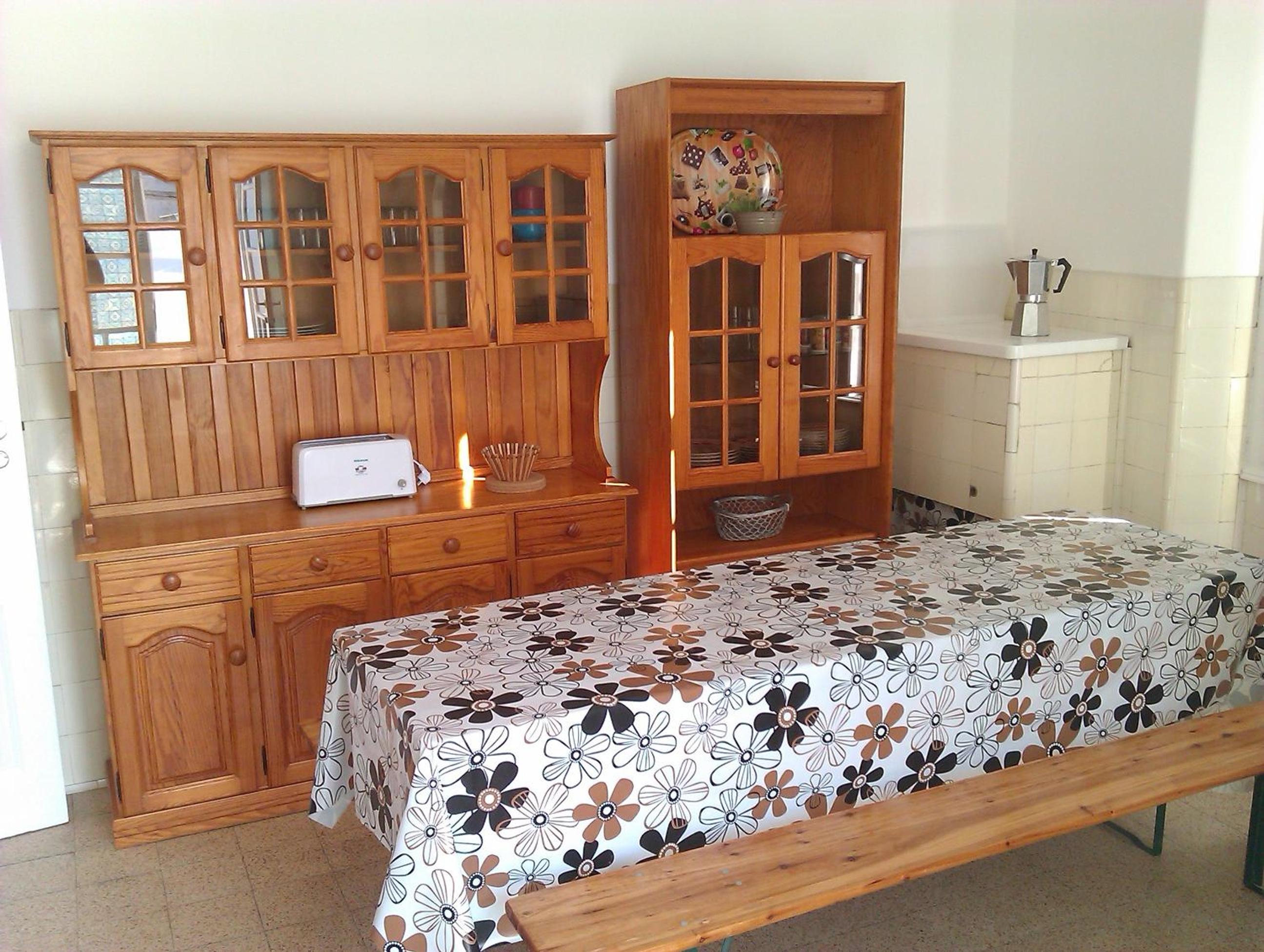 Standard Twin Room with Shared Bathroom photo 2