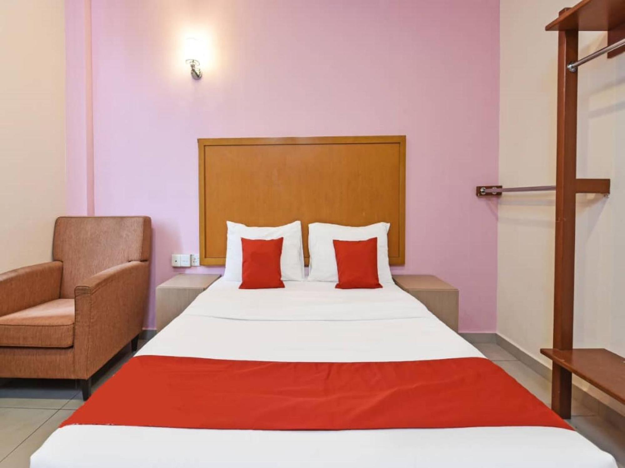 Deluxe Suite - Photo 3